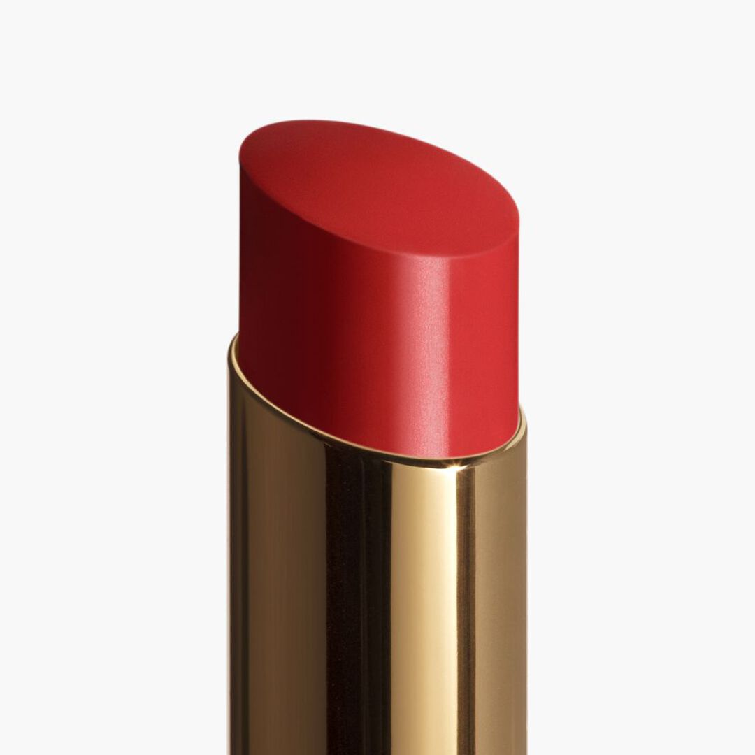 ROUGE COCO FLASH A COR, O BRILHO E A INTENSIDADE NUM 