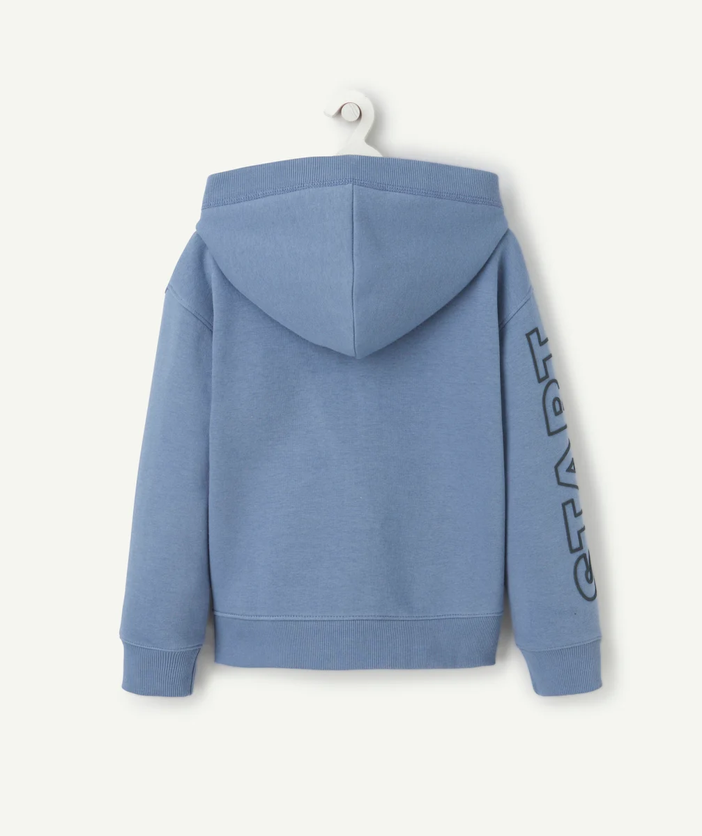 GILET À CAPUCHE GARÇON EN COTON BIO BLEU MESSAGE SUR LA MANCHE