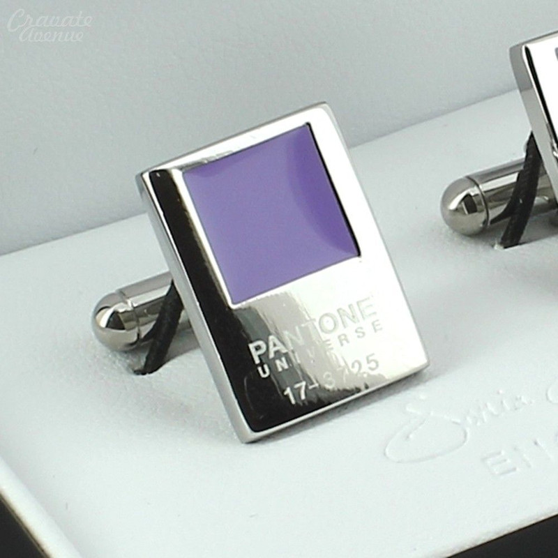 Boutons de manchette, Pantone Lilac