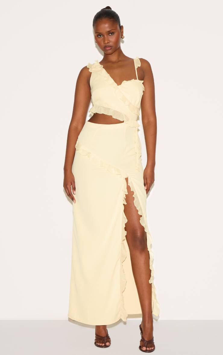 Pale Yellow Robe Longue En Mousseline À Volants Et Découpes