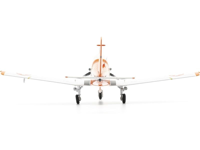 ACE Pilatus PC-7 A-932 - Ursprungsbemalung Orange 1:72 Detailliertes Flugzeugmodell