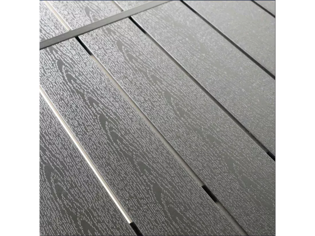 Giano - Table de jardin avec structure en aluminium et plan à effets à lattes horizontales 150x90cm