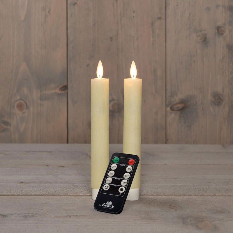 Anna's Collection LED dinerkaarsen - 2x st - ivoor wit - 18 cm - met afstandsbediening
