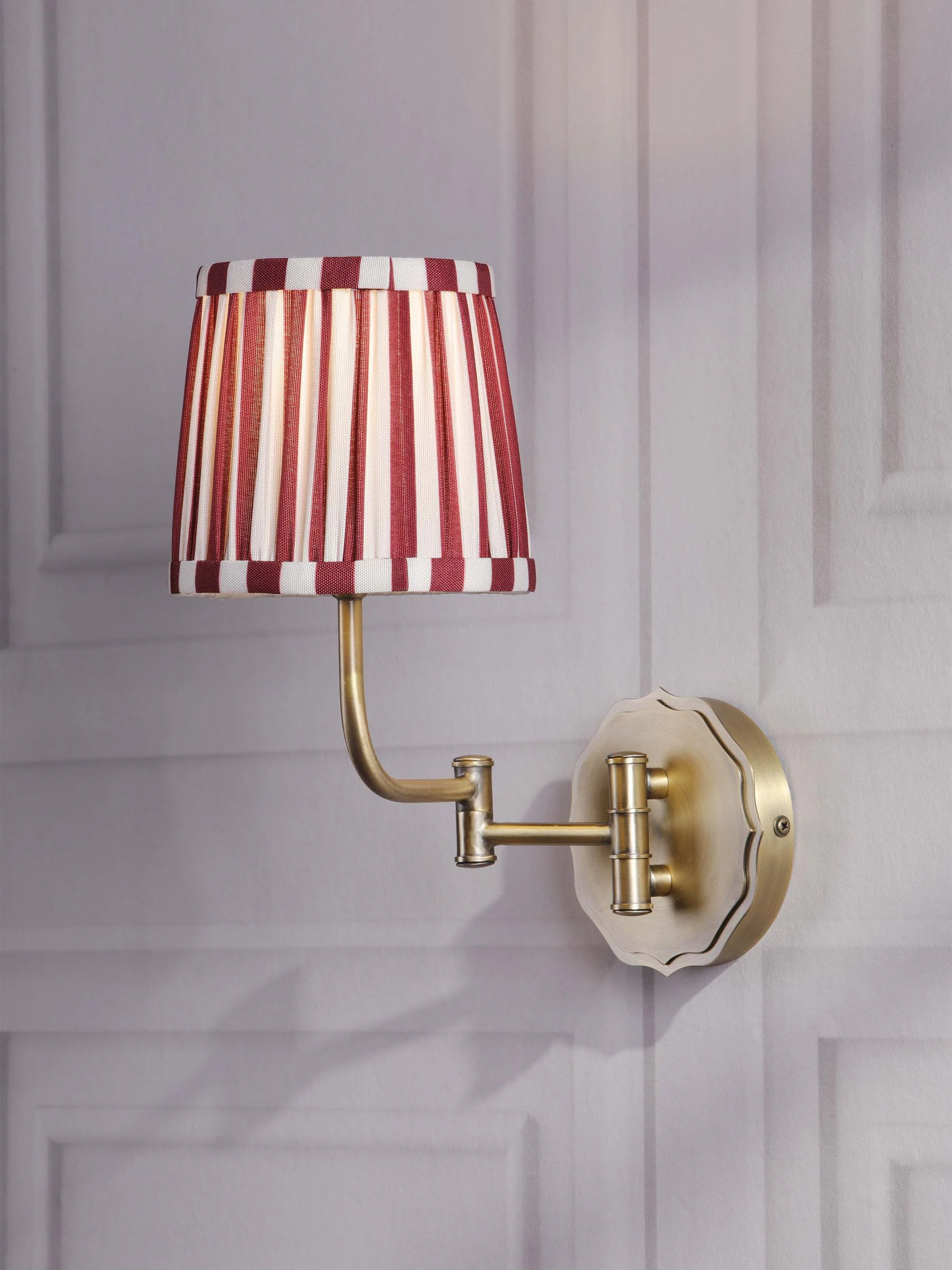 Laura Ashley Denwick wandlamp met 1 lampen