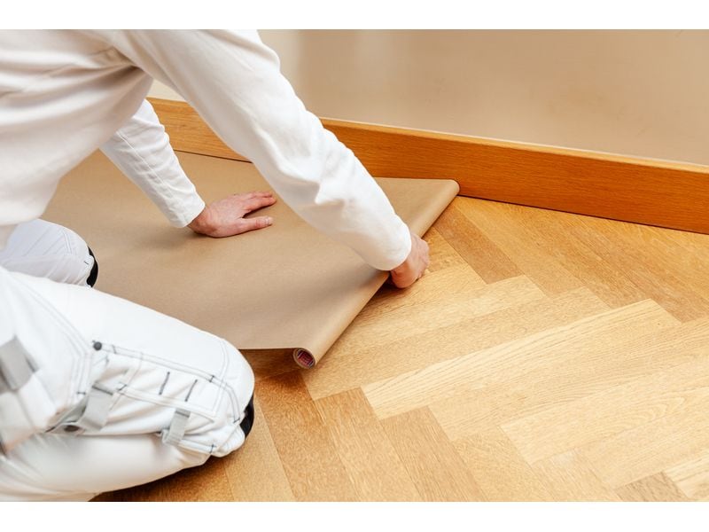 tesa Selbstklebendes Schutzpapier 1x Rolle 10 m x 60 cm Für grossflächigen Schutz und Abdeckung