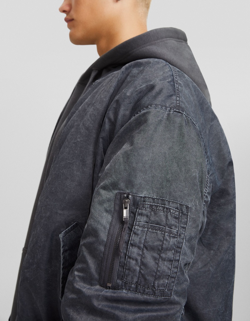 Jaqueta bomber de nylon desbotada