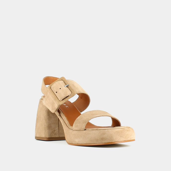 Sandales à bouts carrés et boucles  en croute beige