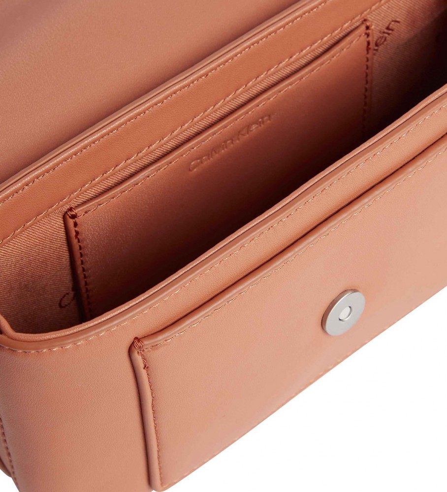 Bolsa Calvin Klein Must Mini rosa