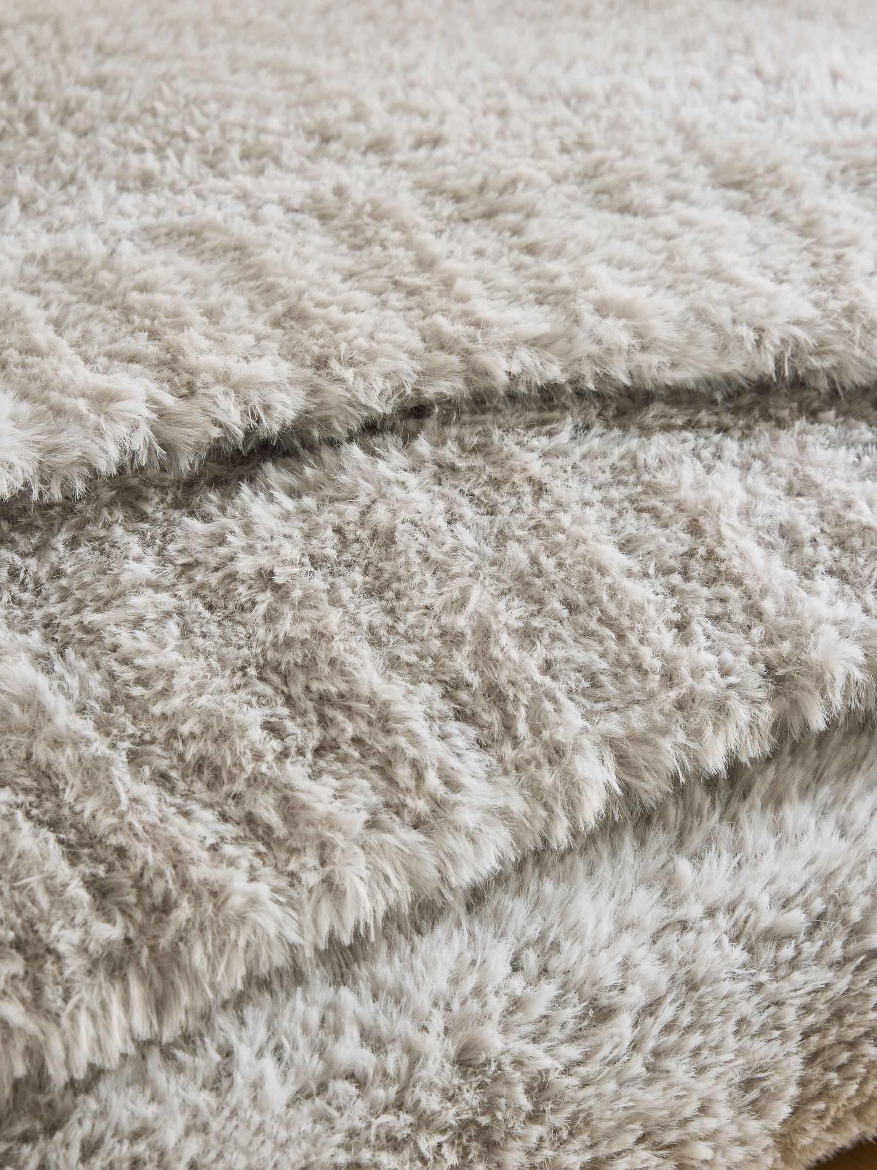 Eyelash Faux Fur Throw
