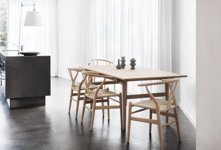 Carl Hansen & Son CH327 uitschuifbare tafel 248x95 geolied eiken