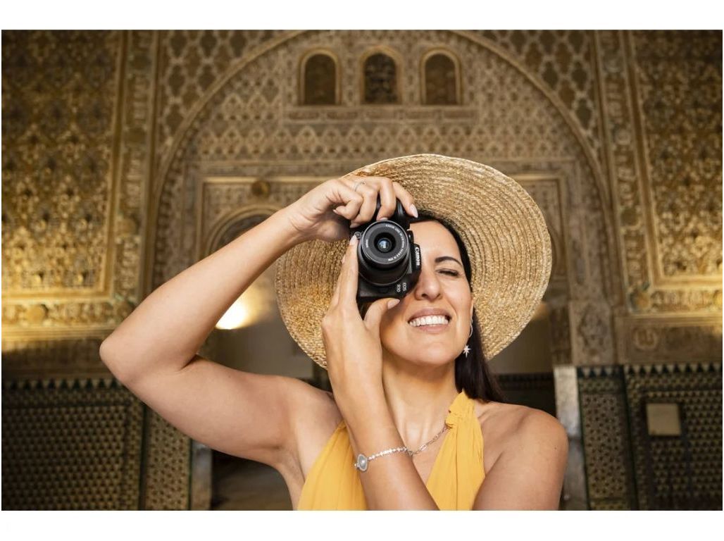 MÁQUINA FOTOGRÁFICA CANON EOS R10 - CORPO