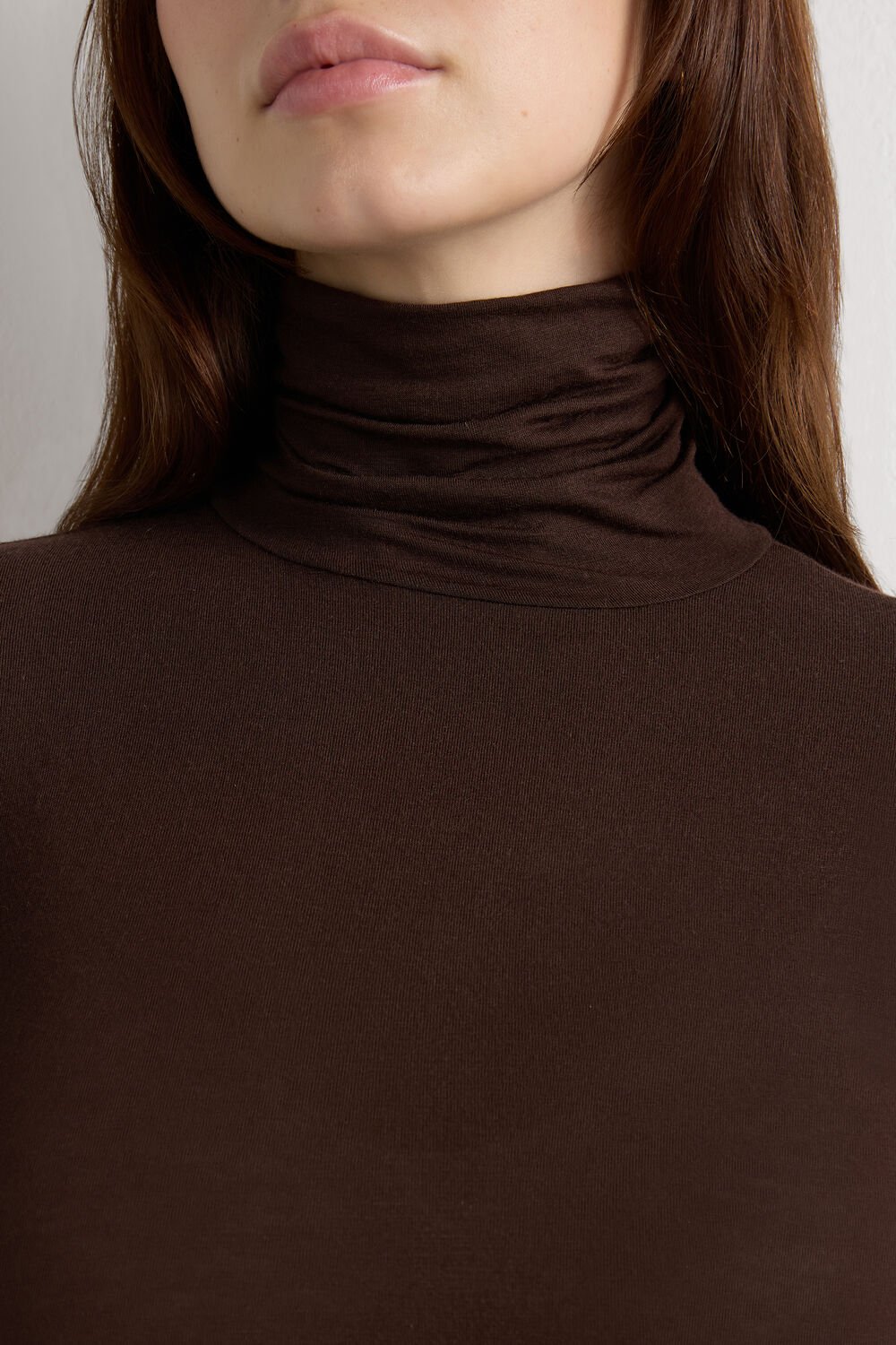 Blusa ultraleve de gola alta em modal e cashmere