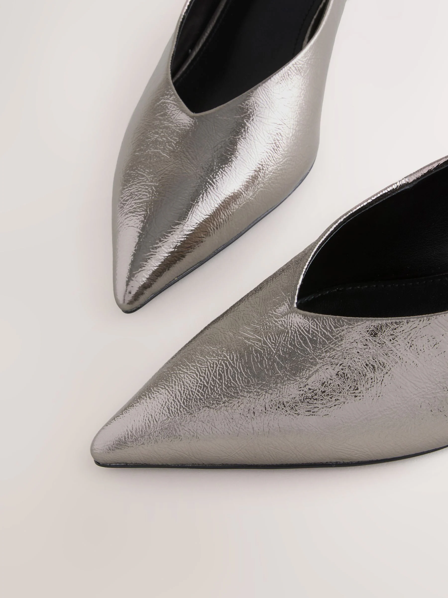 Tin - Puntige lage naaldhakken schoenen