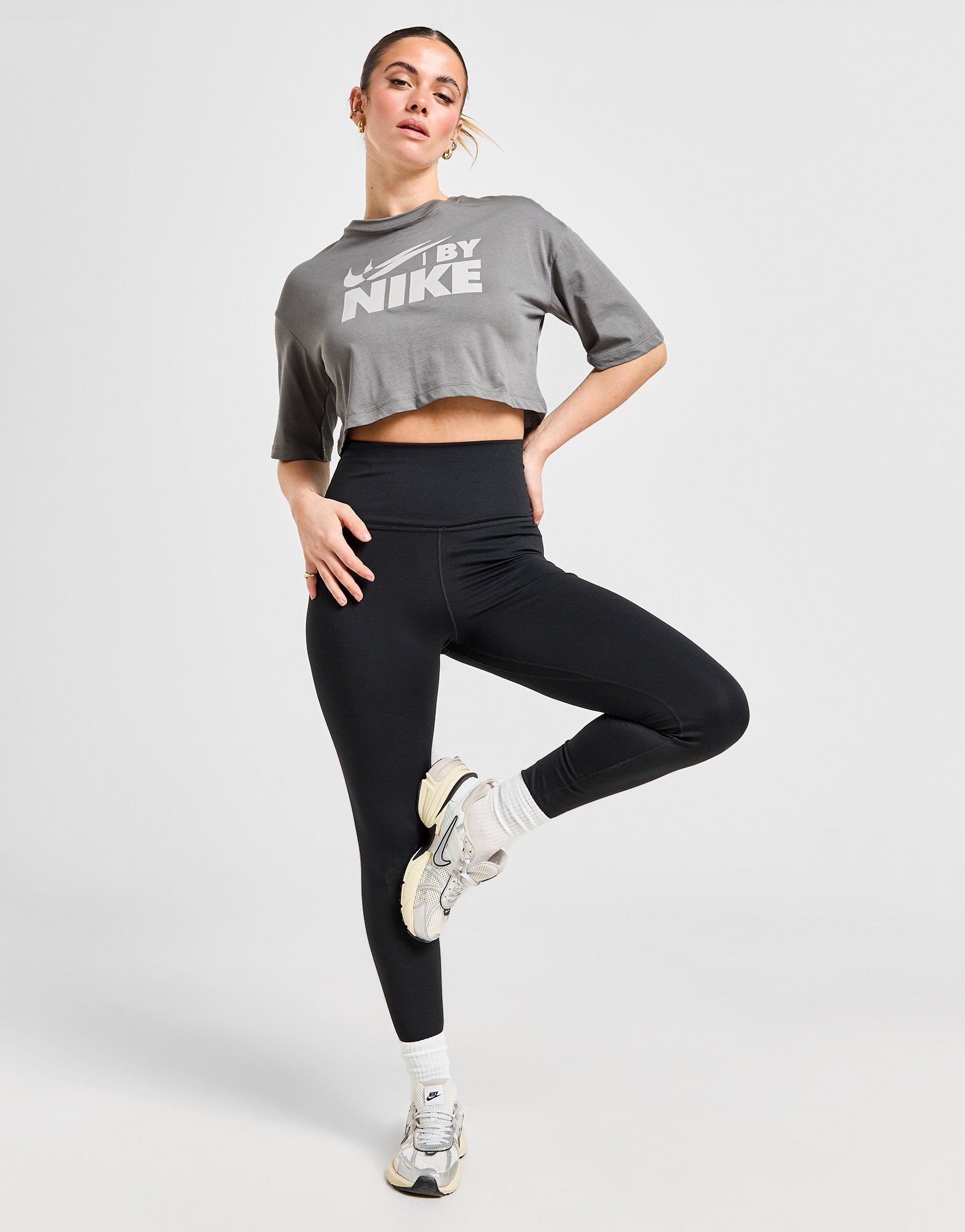 Nike T-Shirt Crop Swoosh Femme
