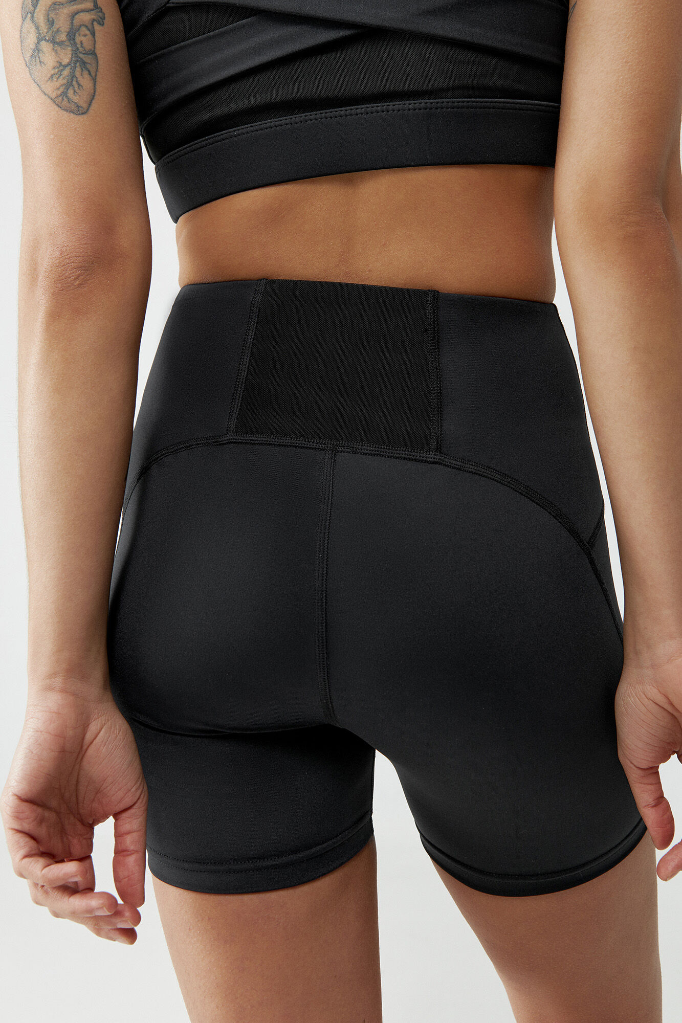 Colette Black curta - negra