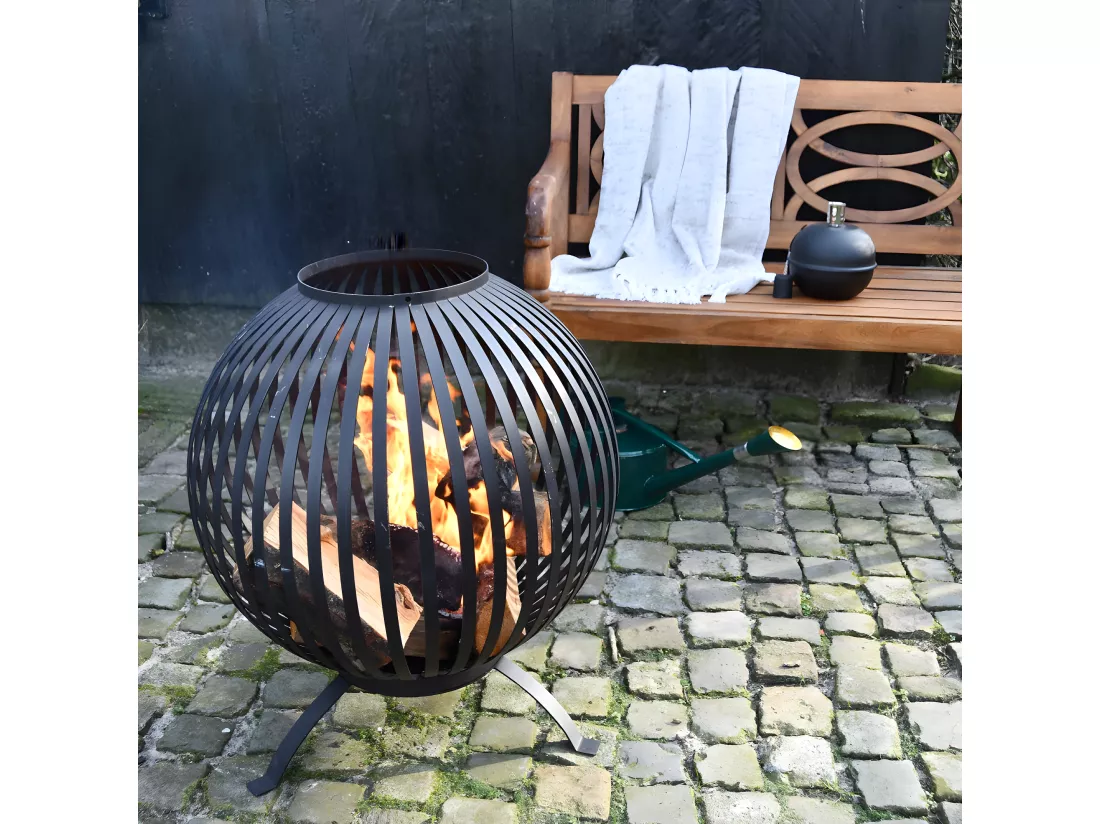Brasero design en acier ajouré 60 x 66 cm