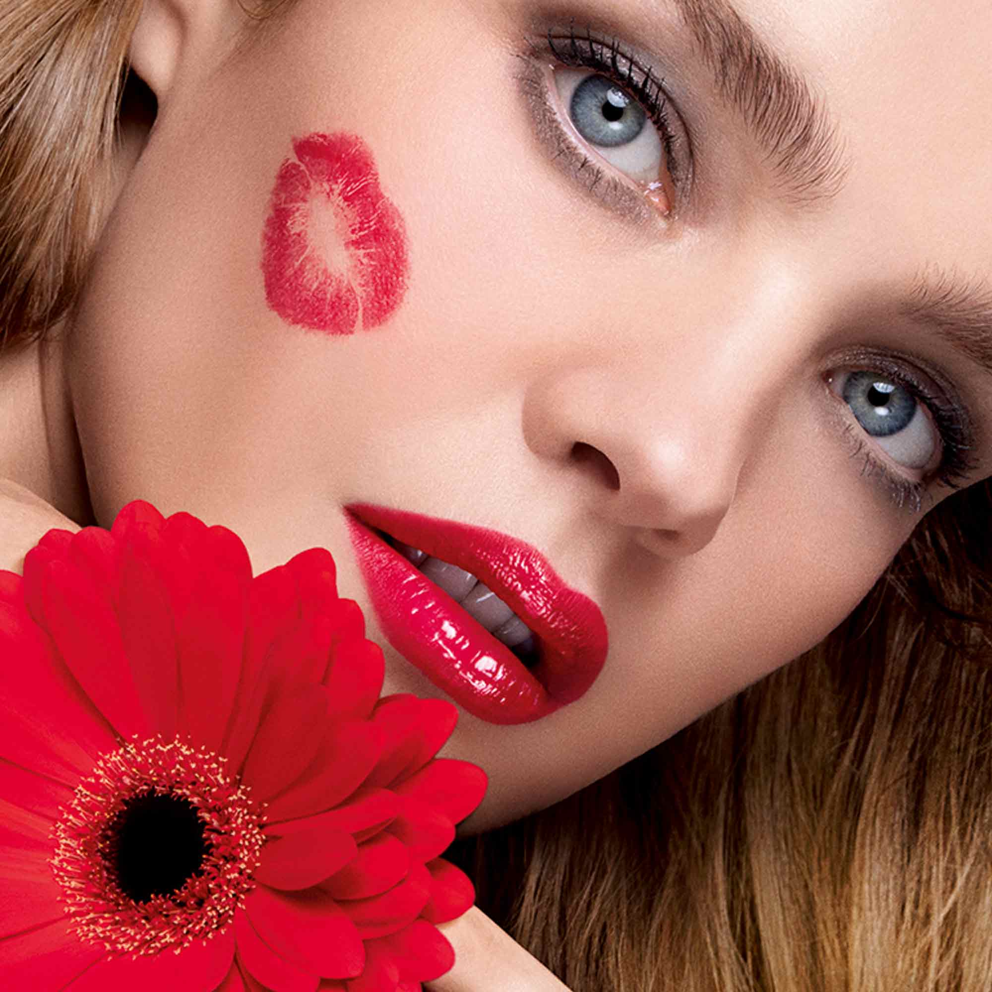 KissKiss Shine Bloom Rouge brillant |- 309 FRESH CORAL