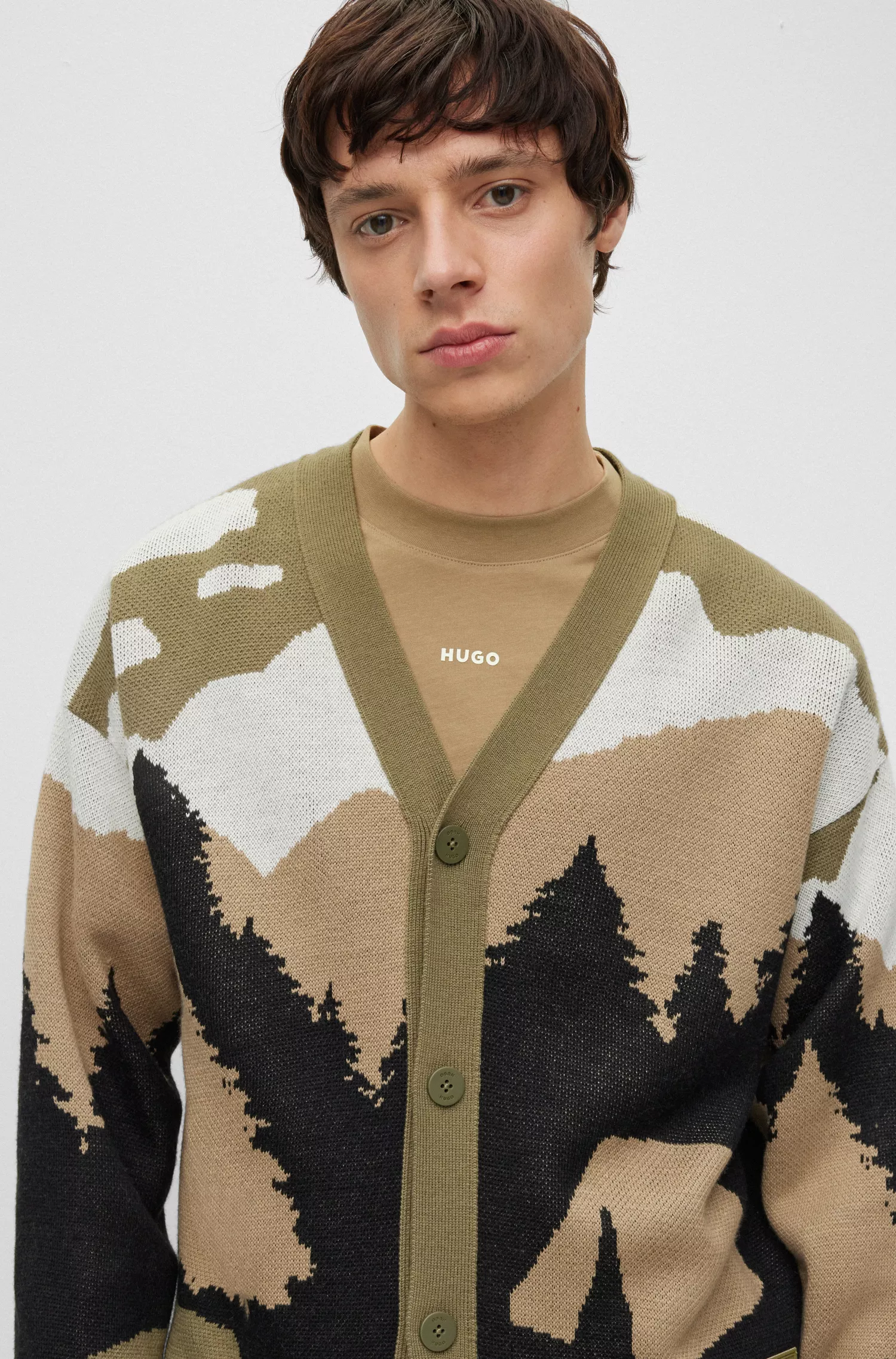 Cardigã HUGO vermelho de modelagem ampla com estampa inspirada em acampamento.