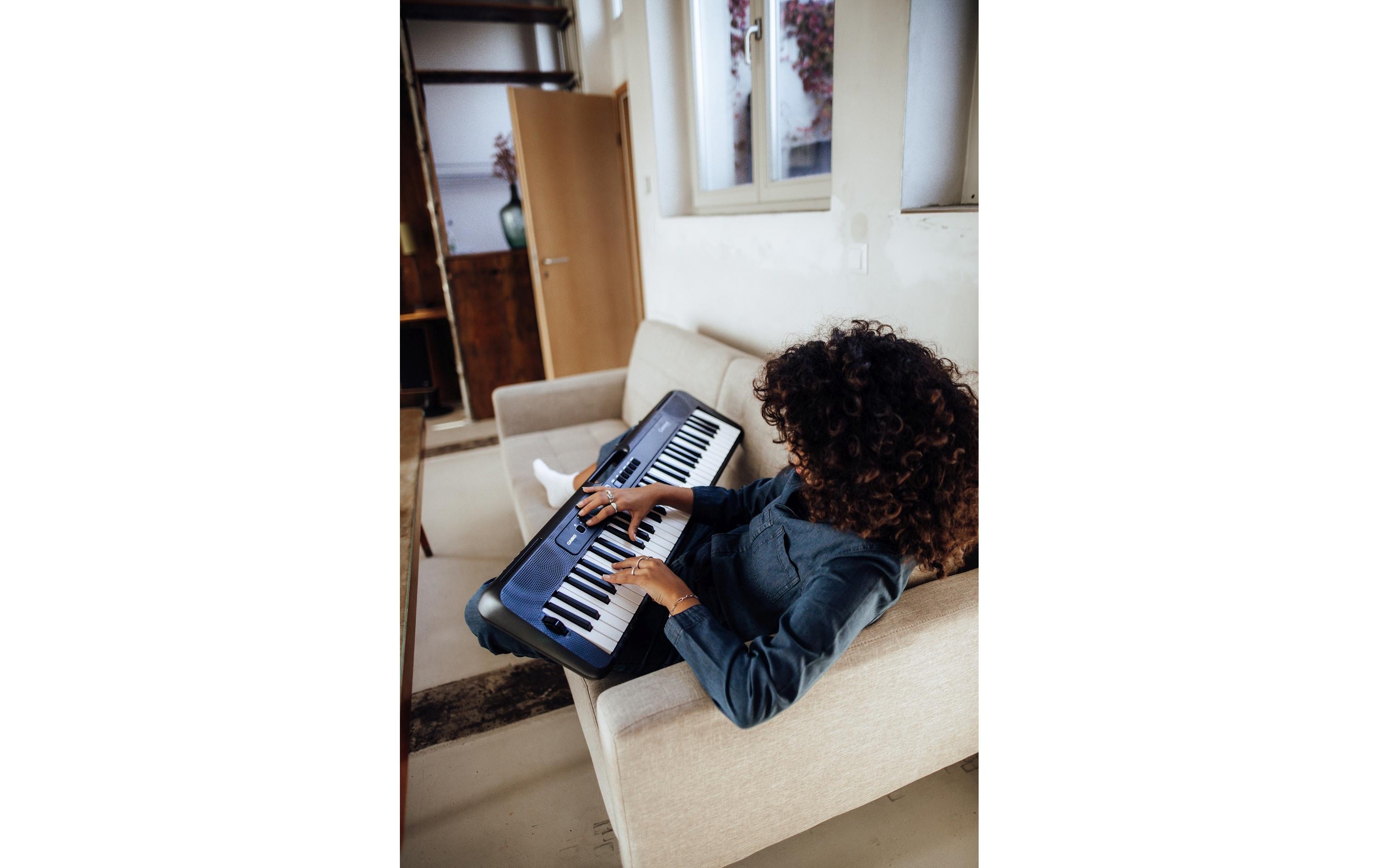Keyboard CT-S300<br>Portables Keyboard mit 61 anschlagdynamischen Tasten