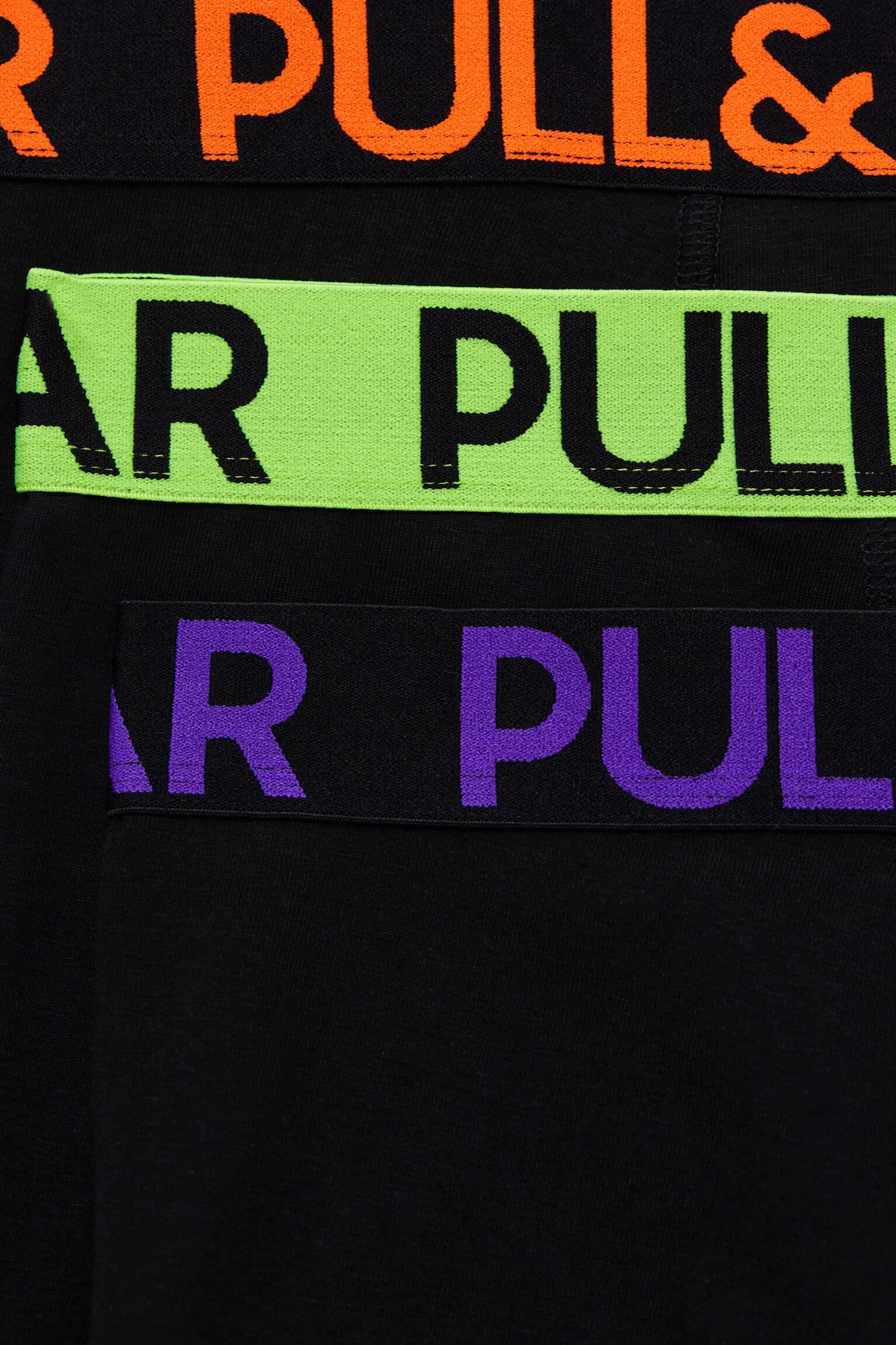 Pacote com 3 cuecas boxer com logo neon na cintura - Variadas