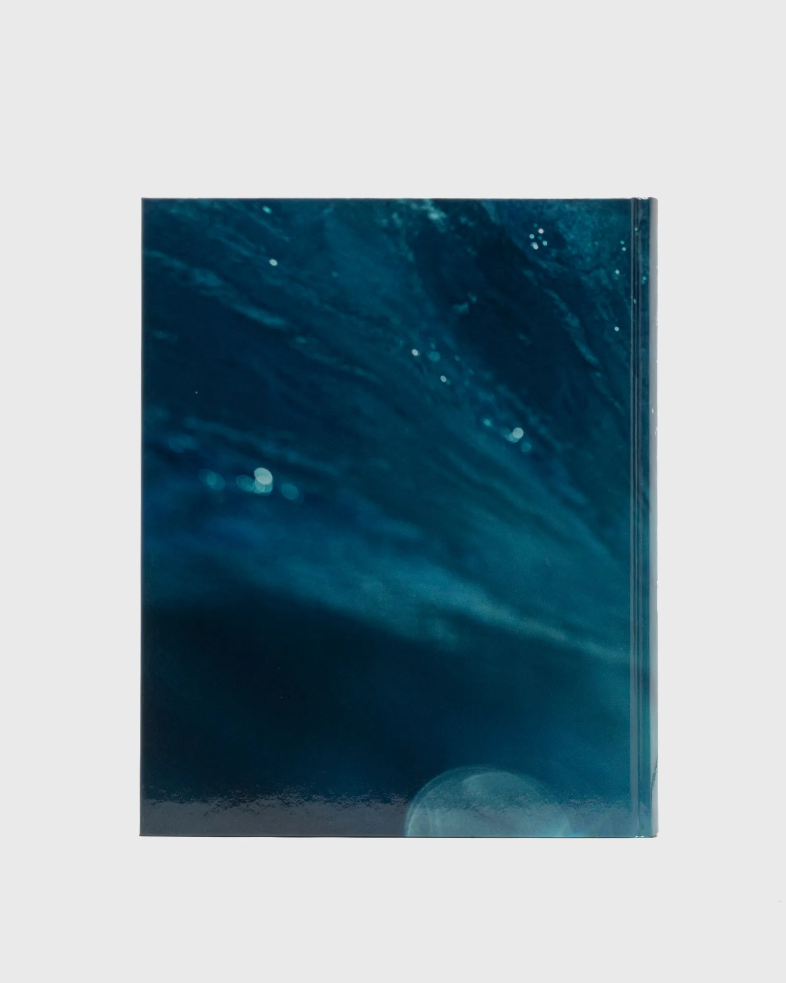 Gestalten “The Surf Atlas - Iconic Waves and Surfing Hinterlands” by Rosie Flanagan & Robert Klanten