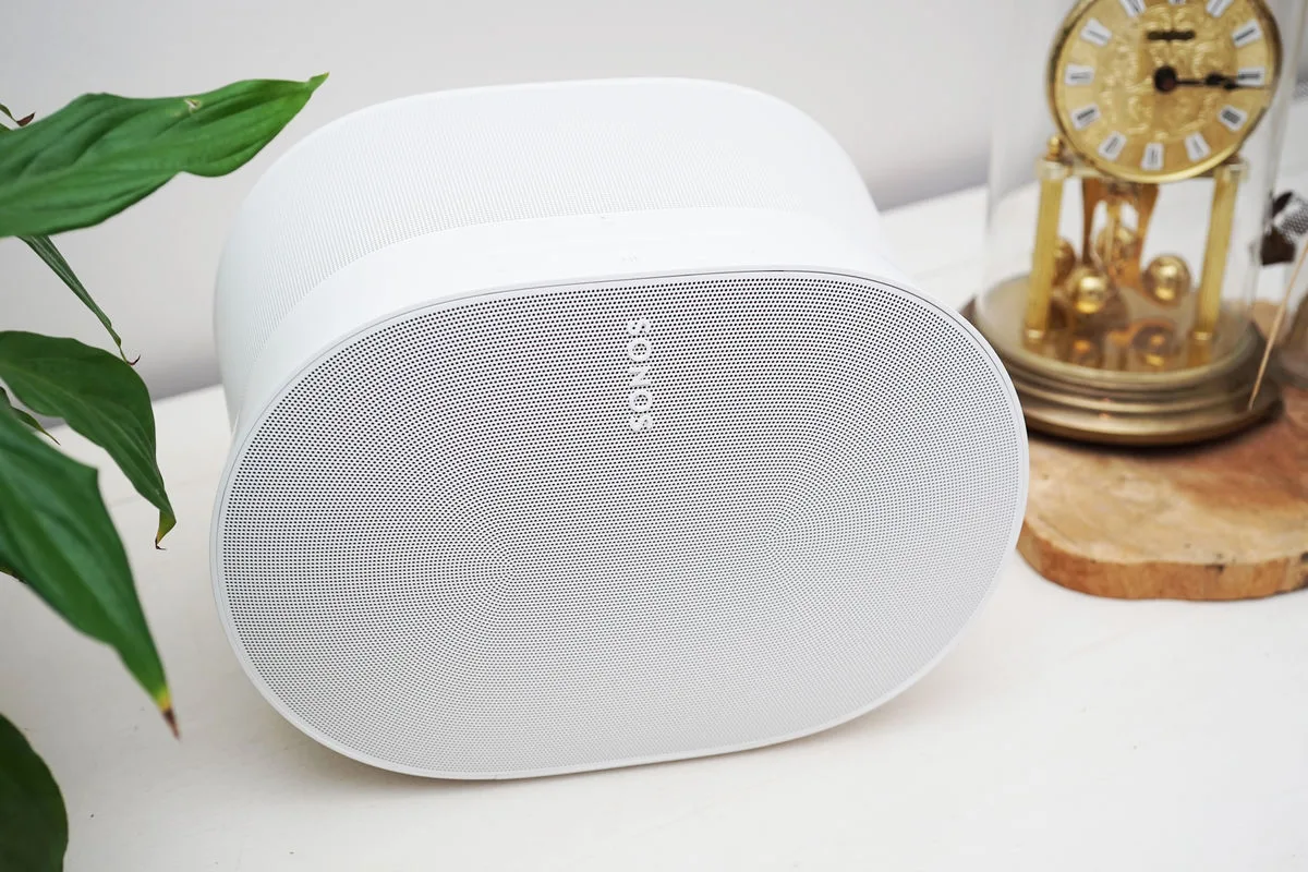 Sonos Era 300 Blanc   Vogel's SWM 4131 Blanc (la paire) Enceintes connectées