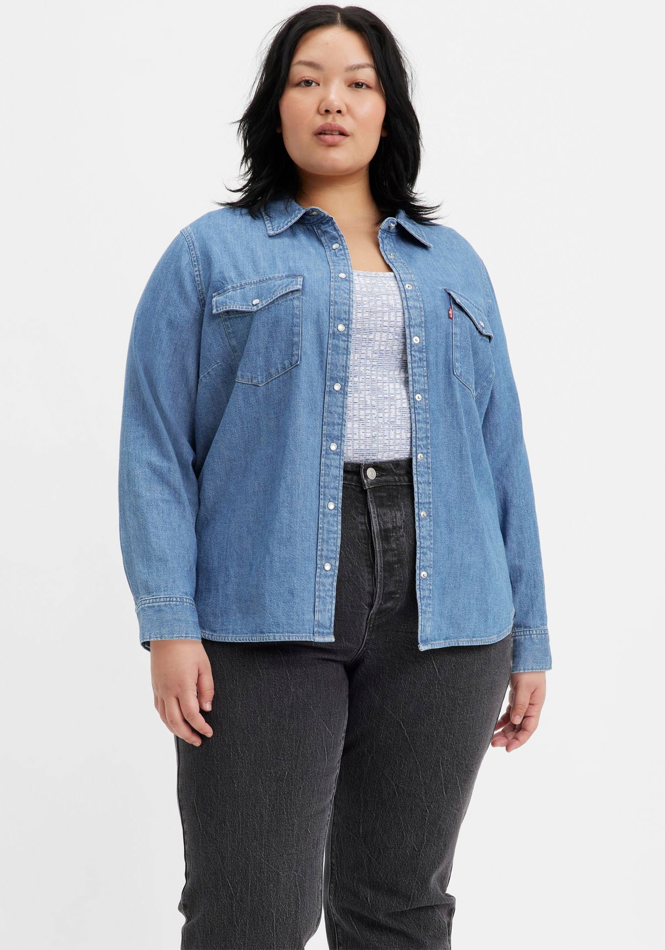 Levi's® Plus Jeansbluse »ESSENTIAL WESTERN«, mit zwei Brusttaschen und Druckknöpfen