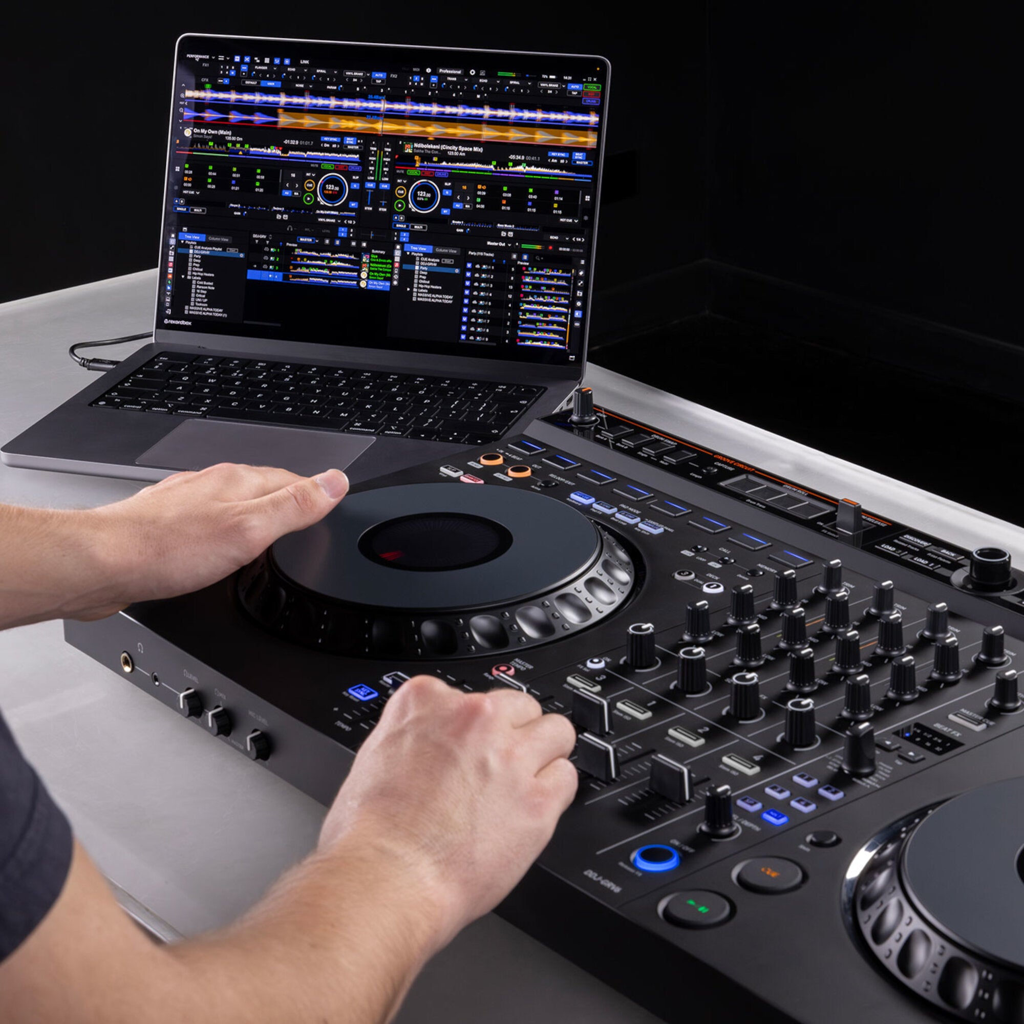 AlphaTheta DDJ-GRV6 DJ Controller