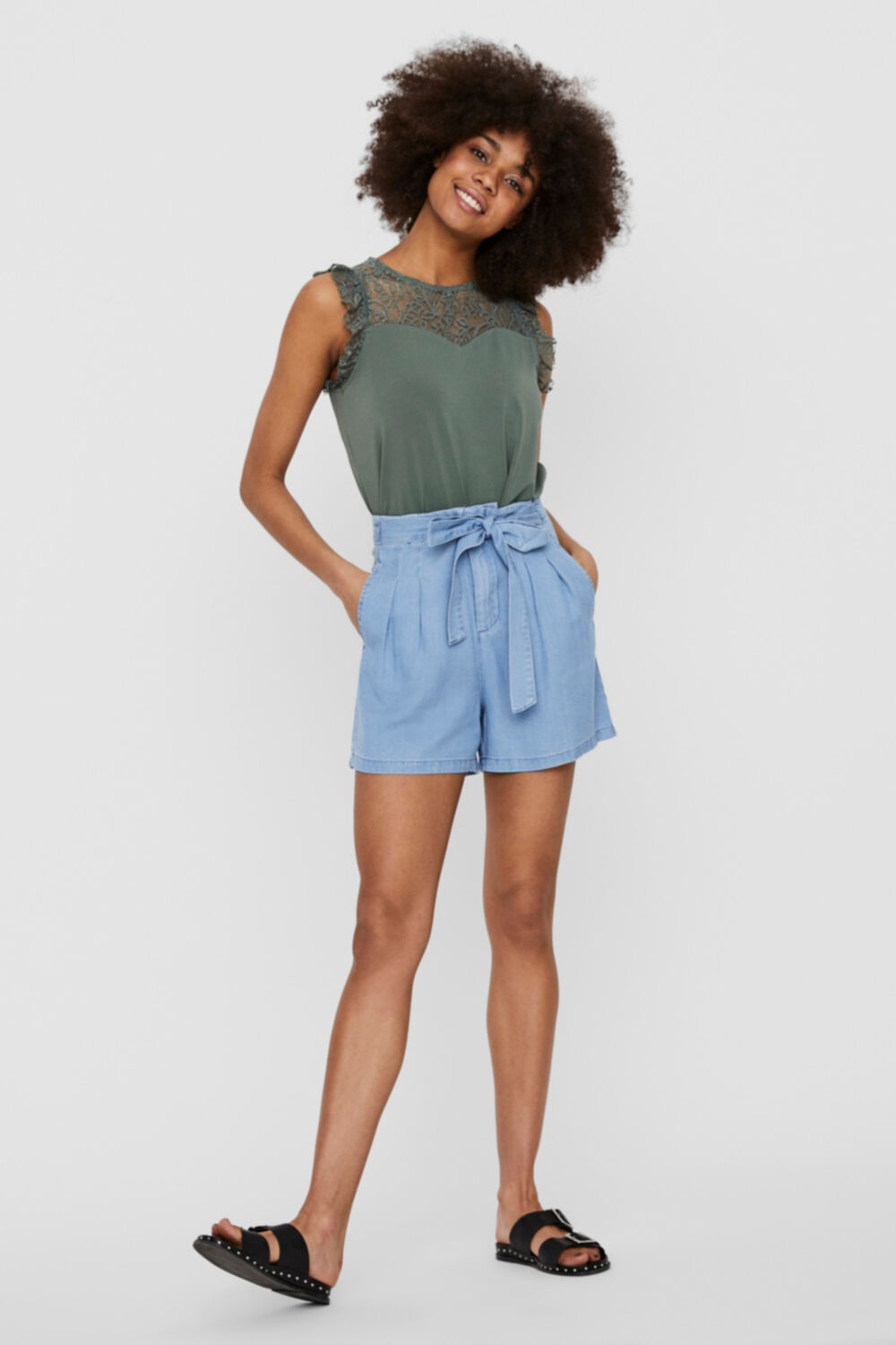 Shorts femininos de cintura média com cordão ajustável - Azul