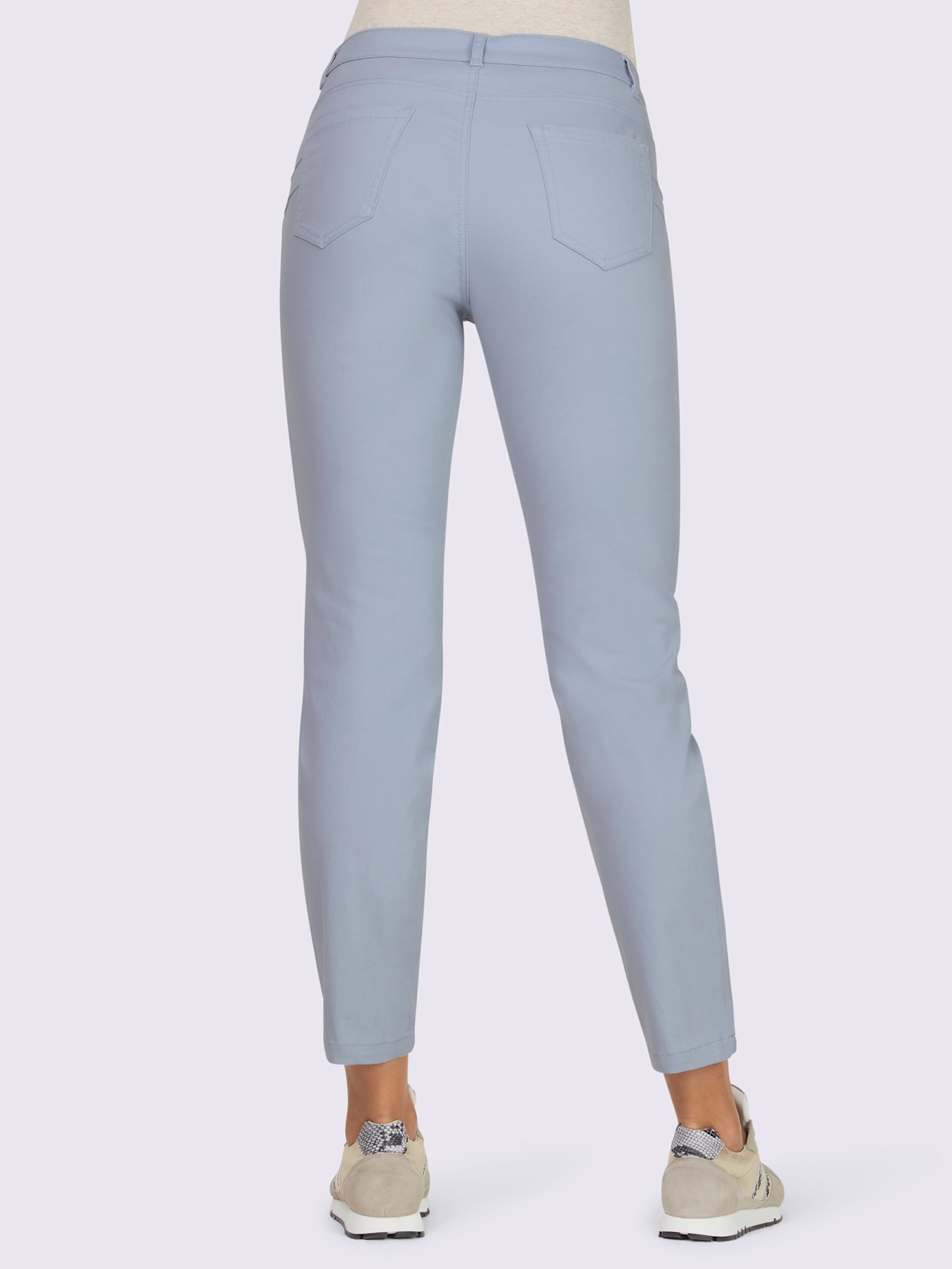 Pantalon push-up coupe 5 poches moderne