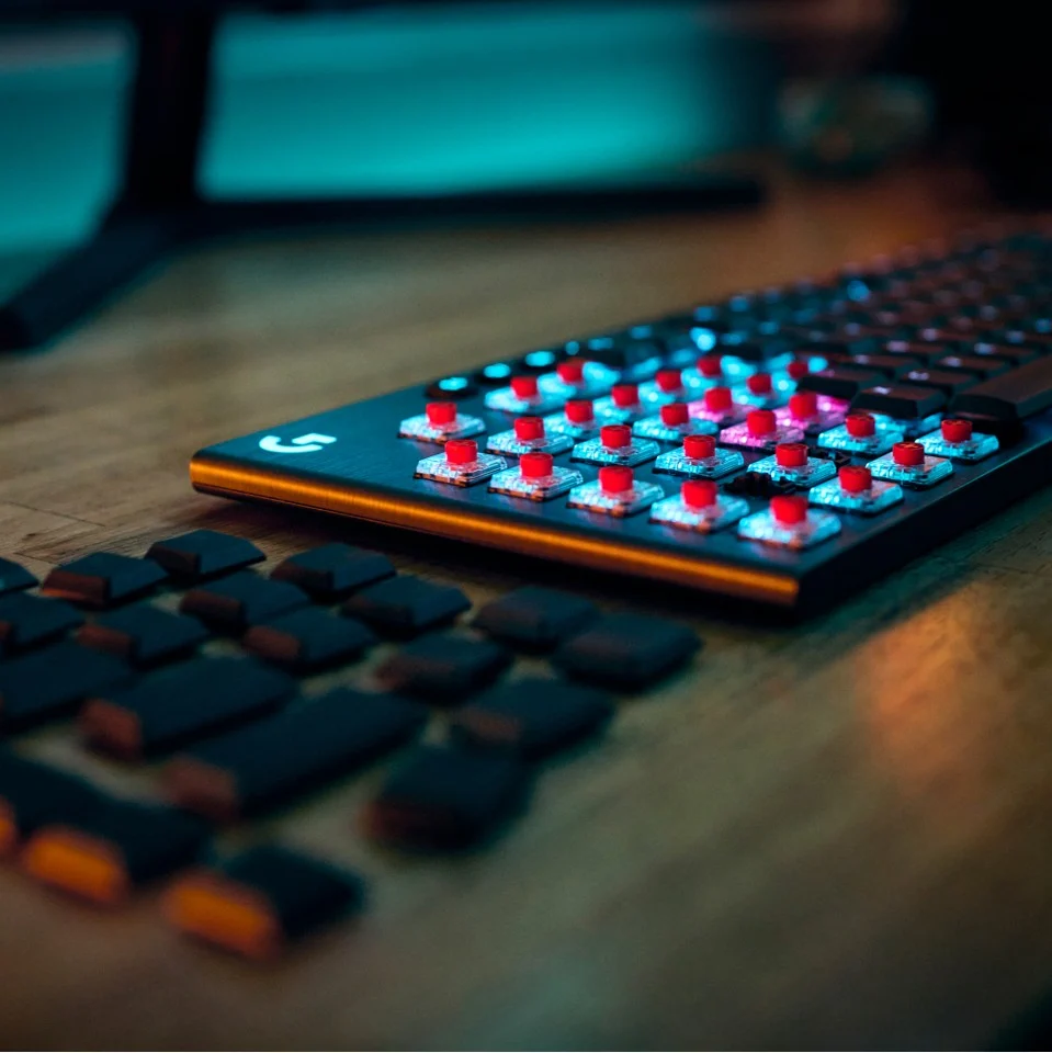 Logitech - G915 X LIGHTSPEED Low-Profile Wireless Gaming Keyboard