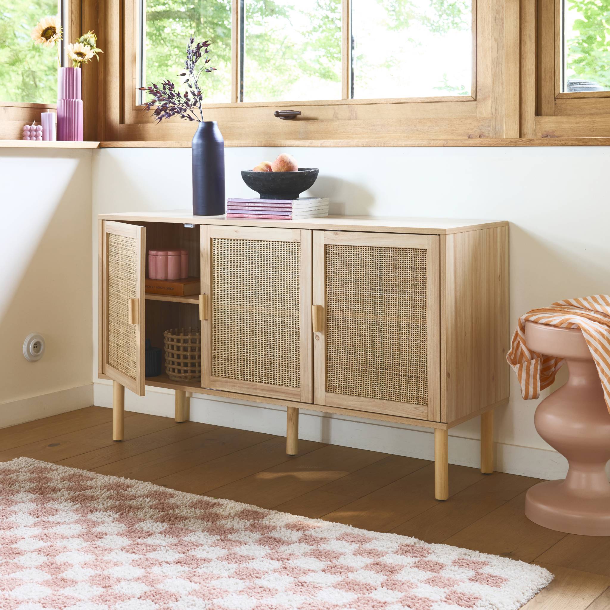 sweeek - Dressoir met 3 deuren, rotan en houteffect