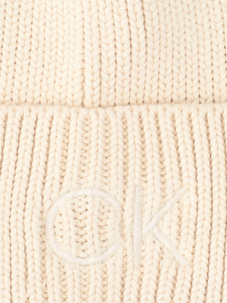 ESSENTIALS BEANIE