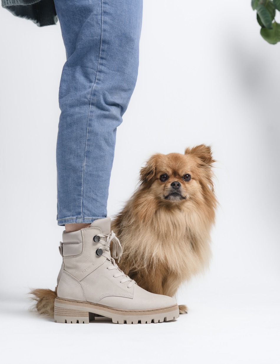 Nubukleder Schnürboot