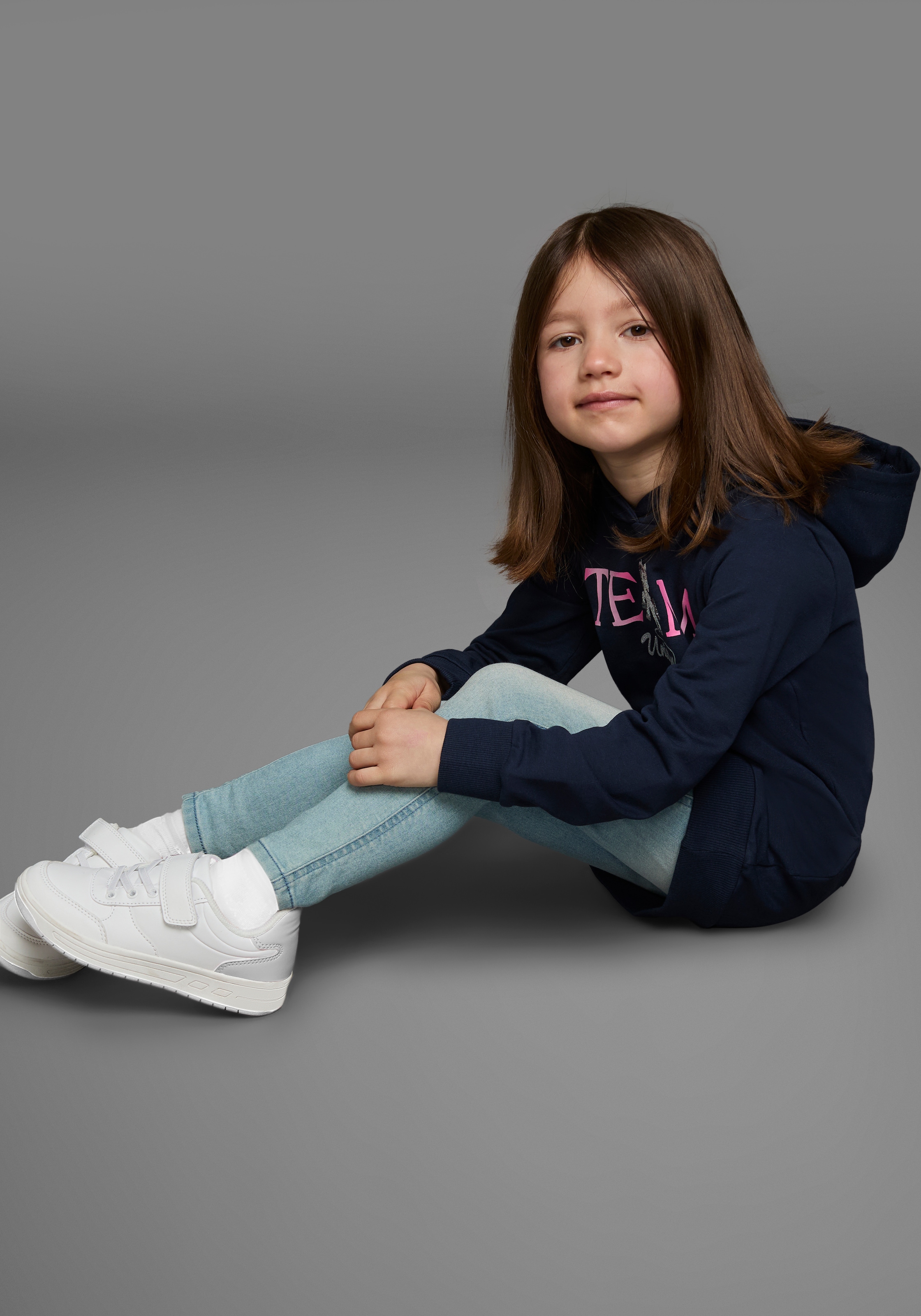 KIDSWORLD Kapuzensweatshirt », Longsweashirt mit Pailletten«, Langarm,  Basic-Passform,  mit modischem Druck,  mit Kapuze