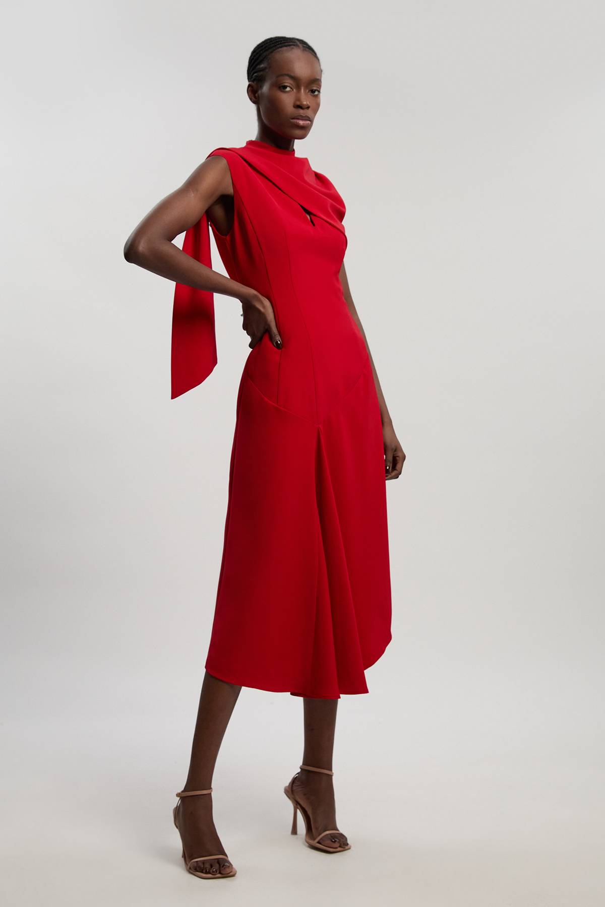 KarenMillen Robe Midi En Crêpe Ajustée Avec Cape Asymétrique Et Détail Col Cape