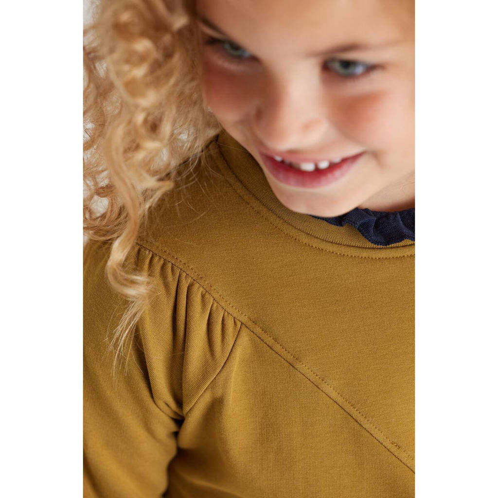 Chaos-and-Order sweater geel
