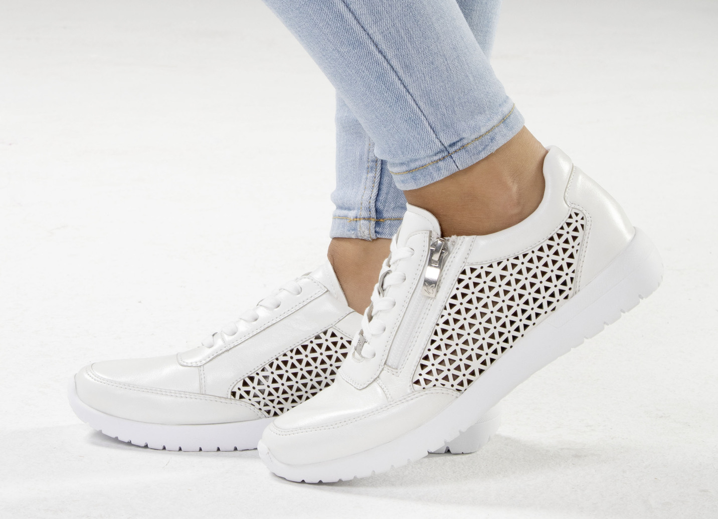 ELENA EDEN Sneaker aus luftig perforiertem Nappaleder