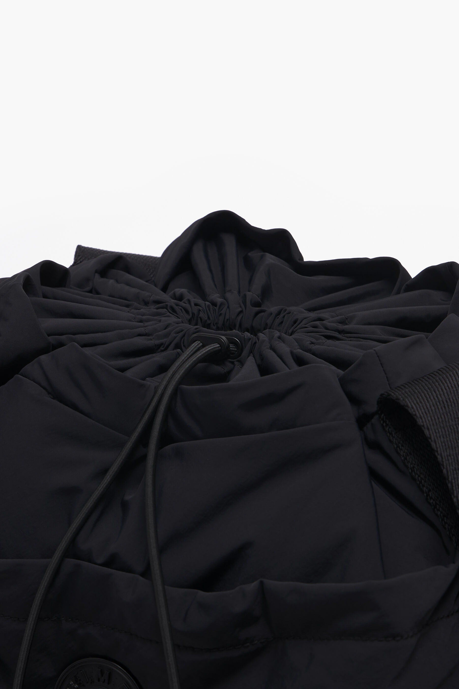 Saco grande de nylon preto com cordão