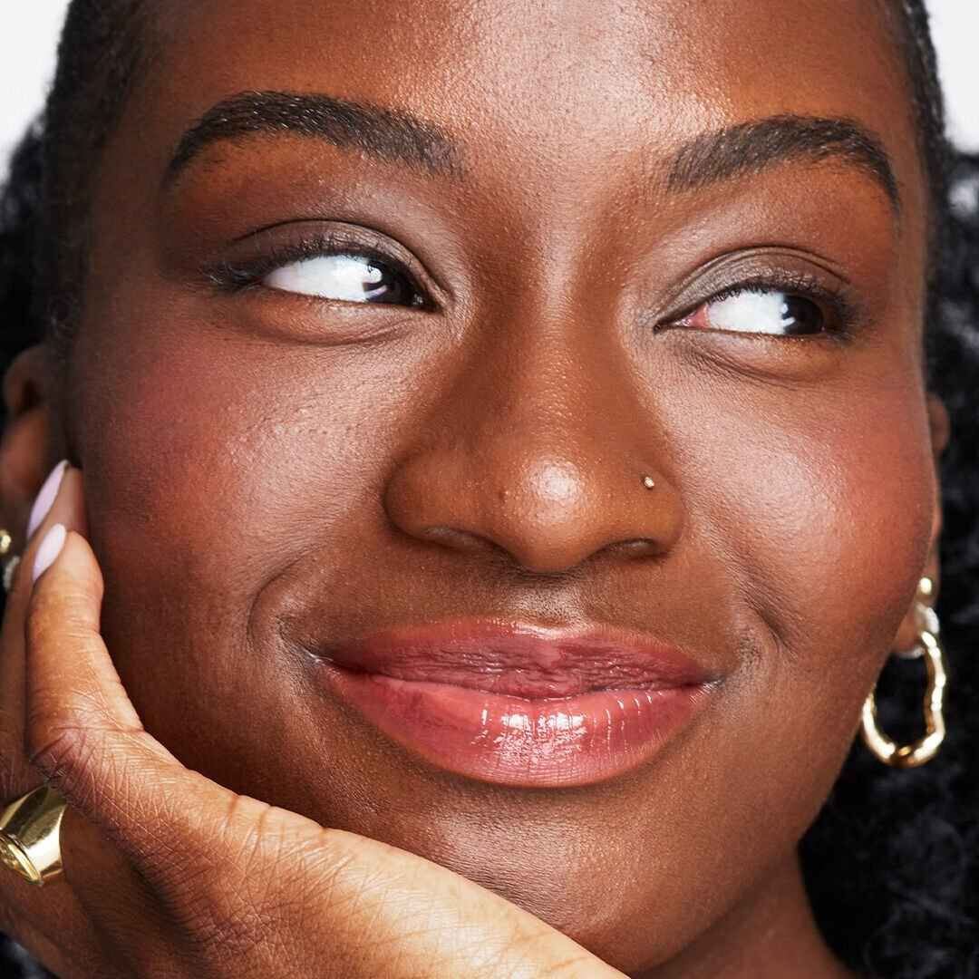 REVOLUTION  Pout Bomb Plumping Gloss