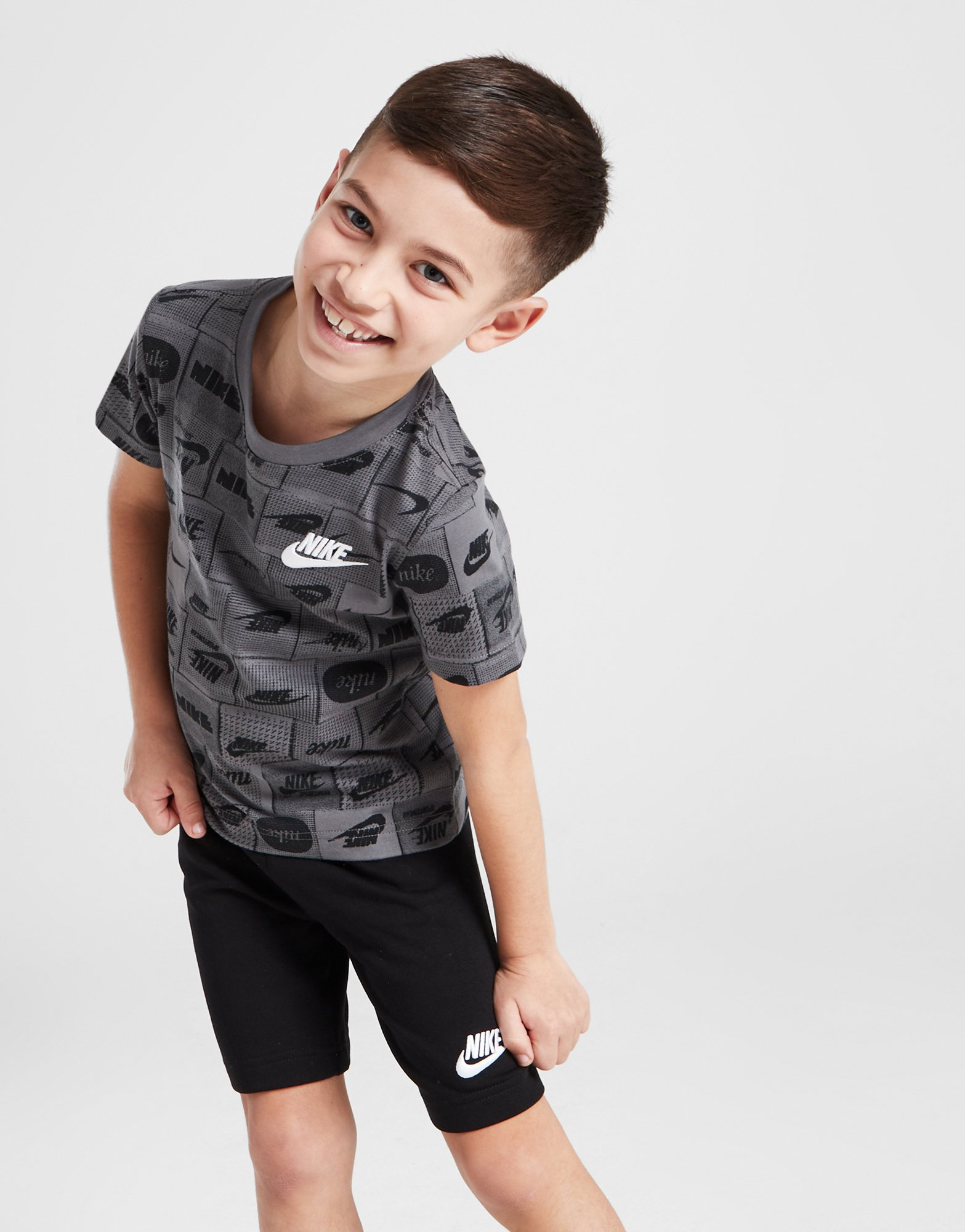 Nike Ensemble T-shirt/Short Imprimé Enfant