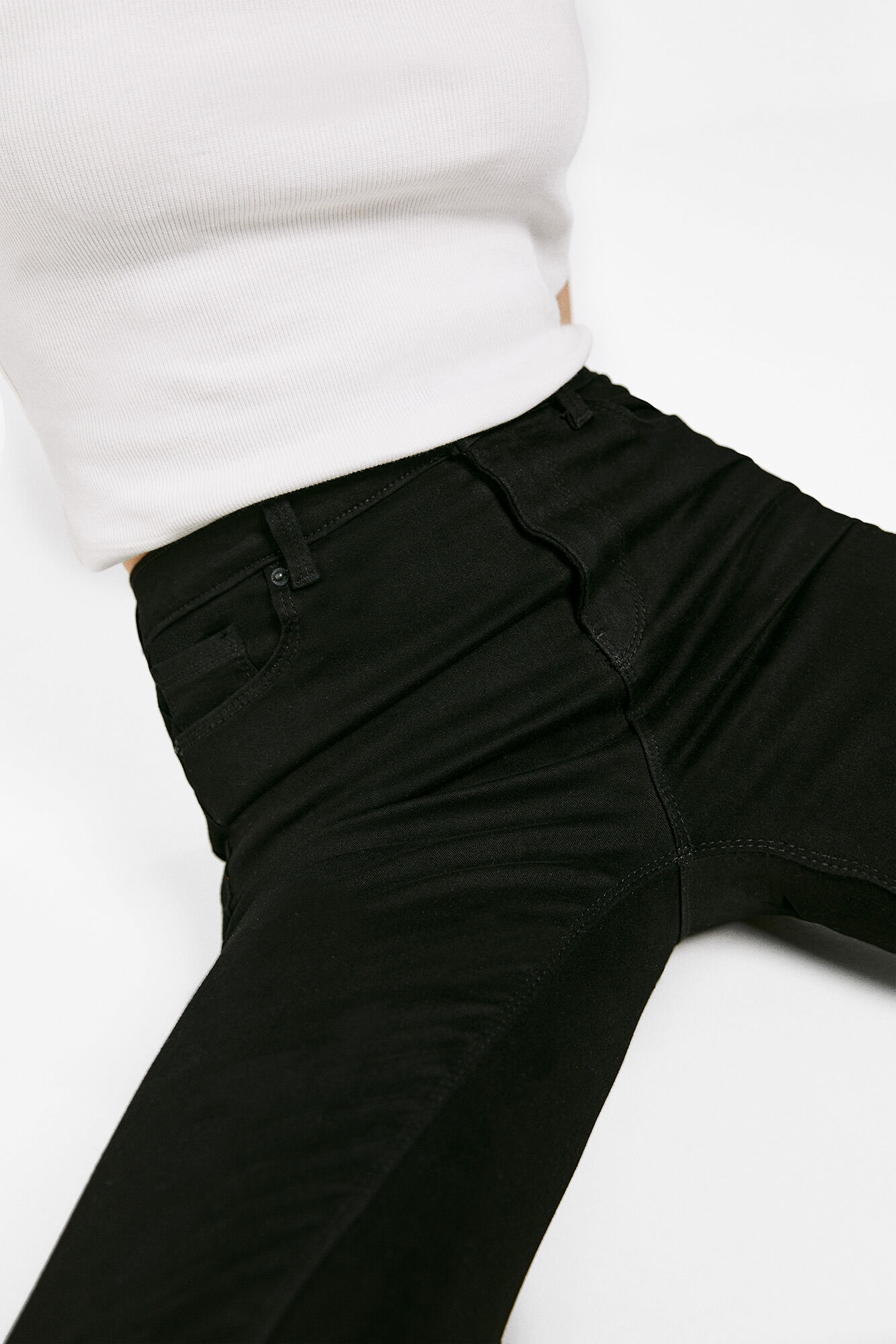 Calça jeans jegging com lavagem sustentável - preta
