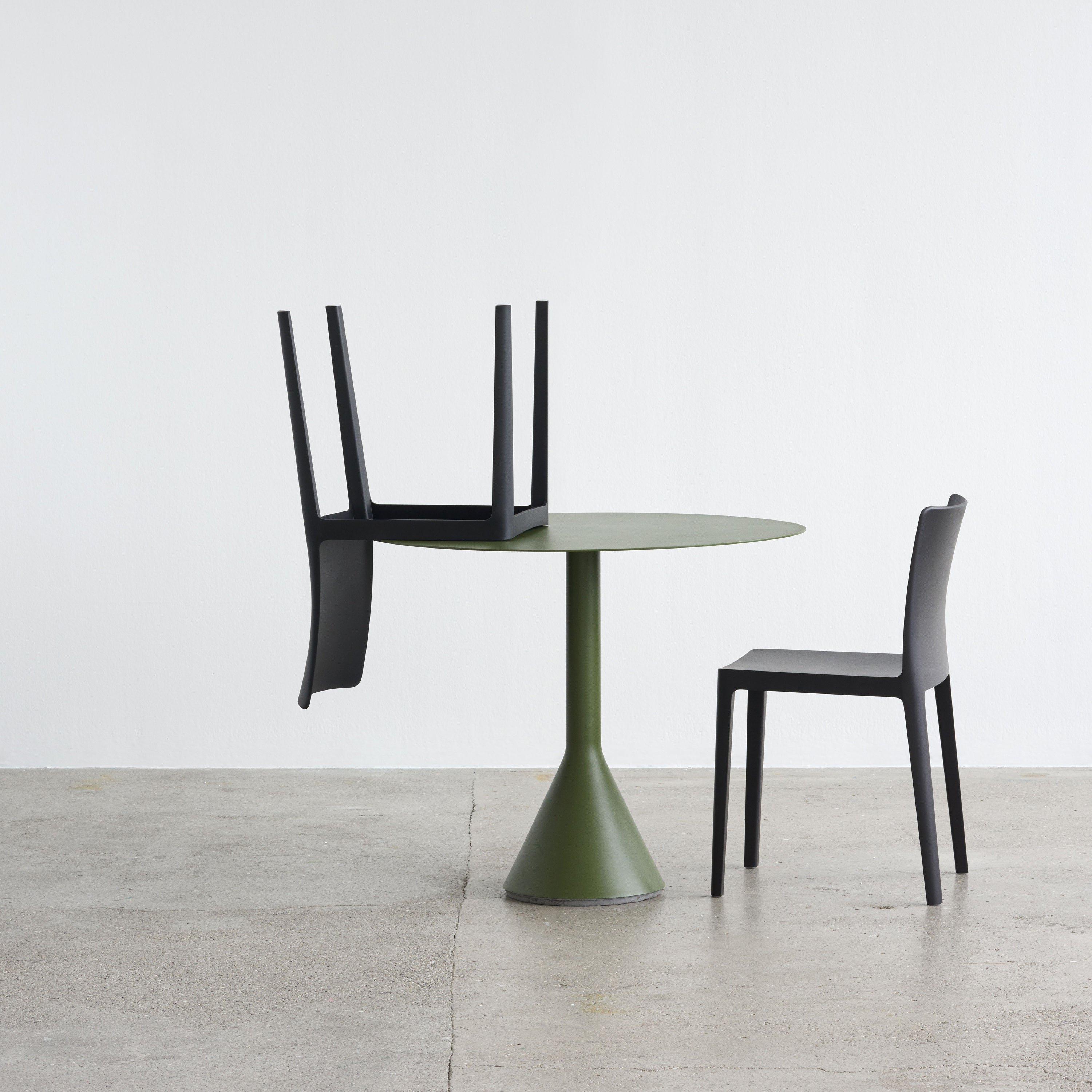 HAY Palissade Cone Tafel Ã 90 cm - Olijfgroen