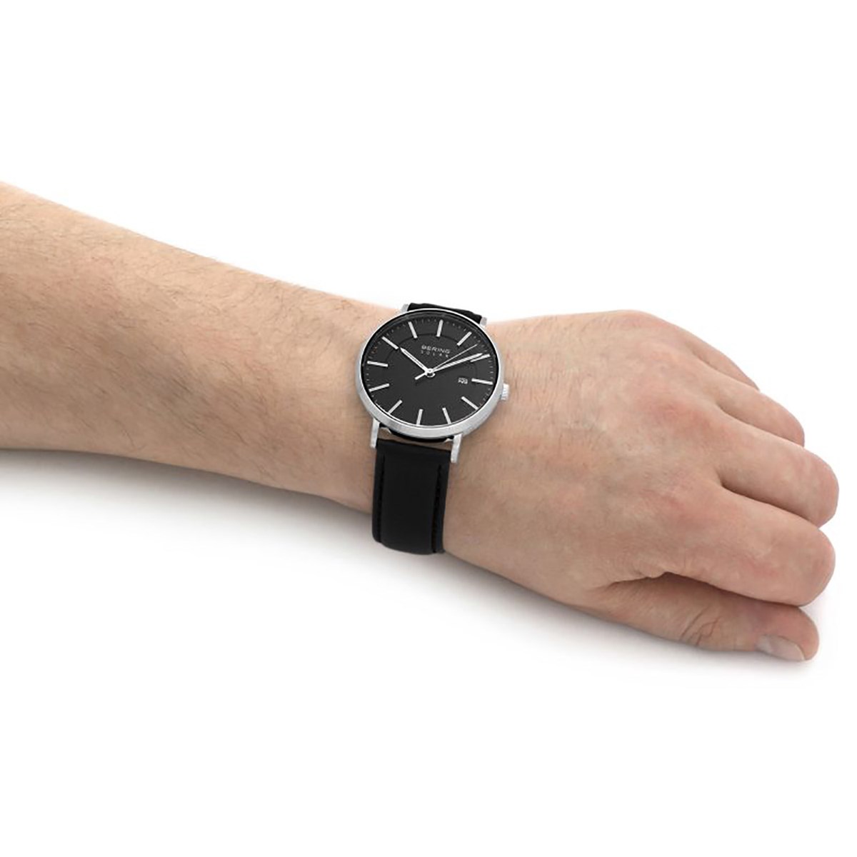 Montre solaire Bering cadran noir cuir noircollection Slim Solar