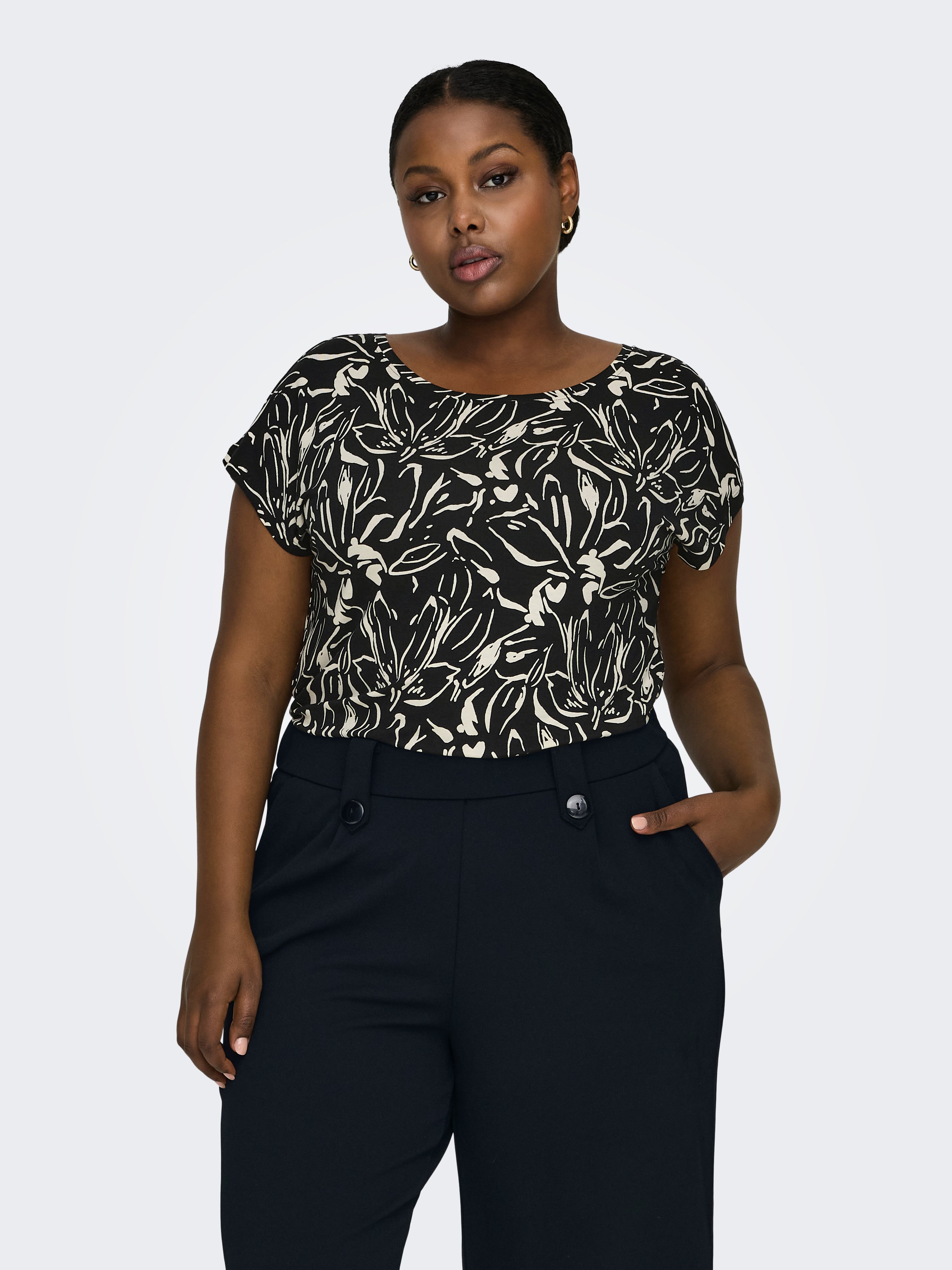 CARFYRLA Top Black