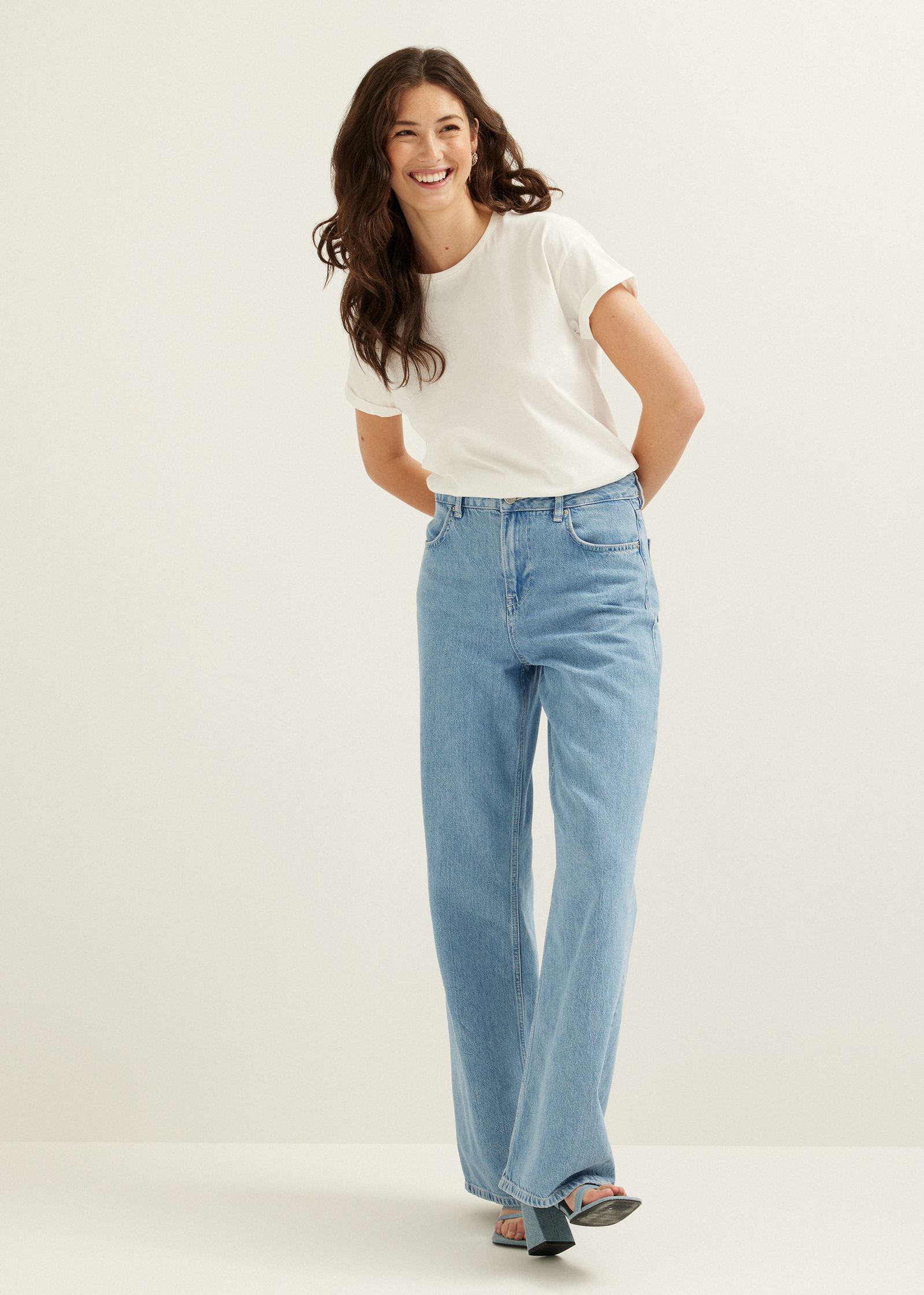 Basic T-shirt met opgerolde mouw