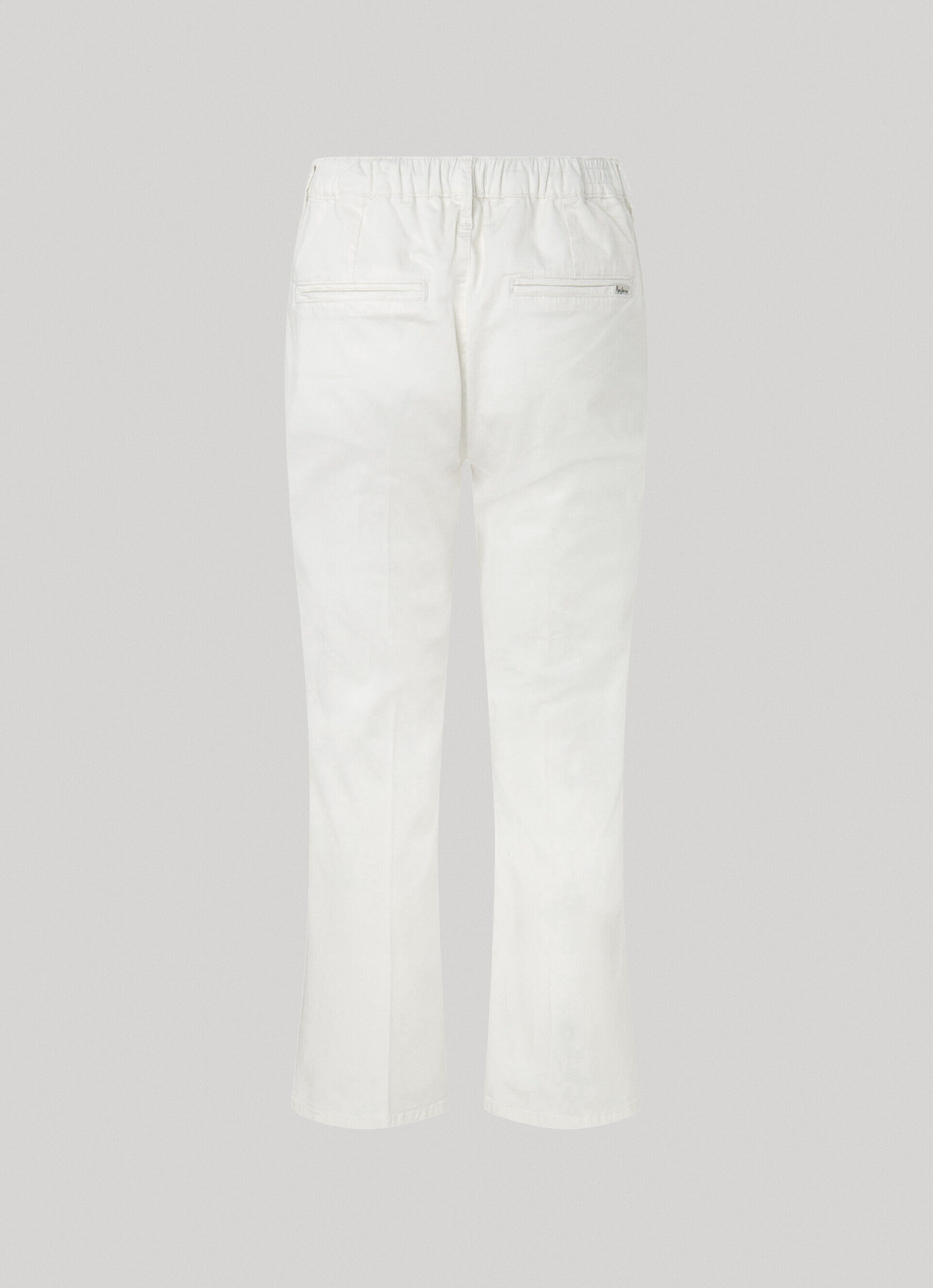 Calça chino com modelagem flare - branca
