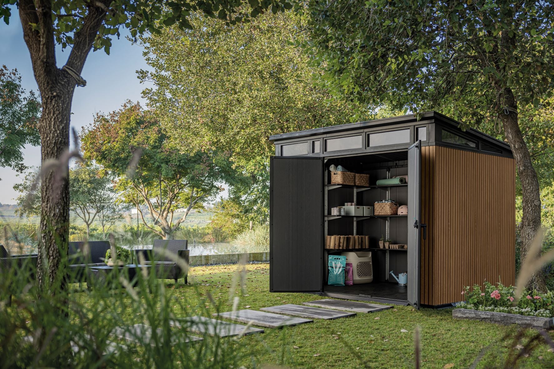 Keter Venetian Pent 97 Tuinhuis - 279x218x226cm - Bruin