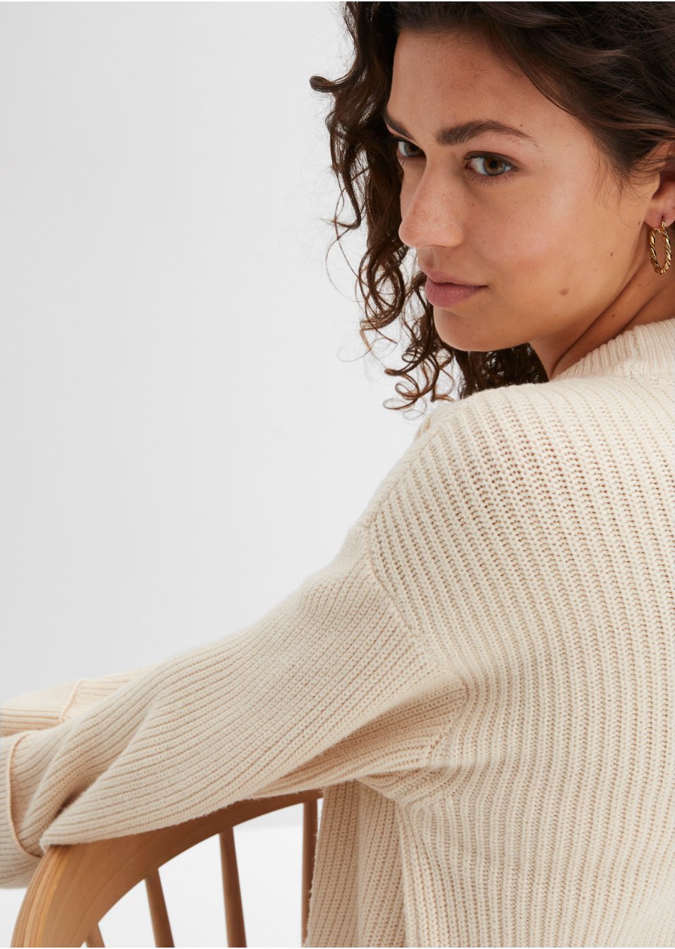 Pull côtelé à manches amples