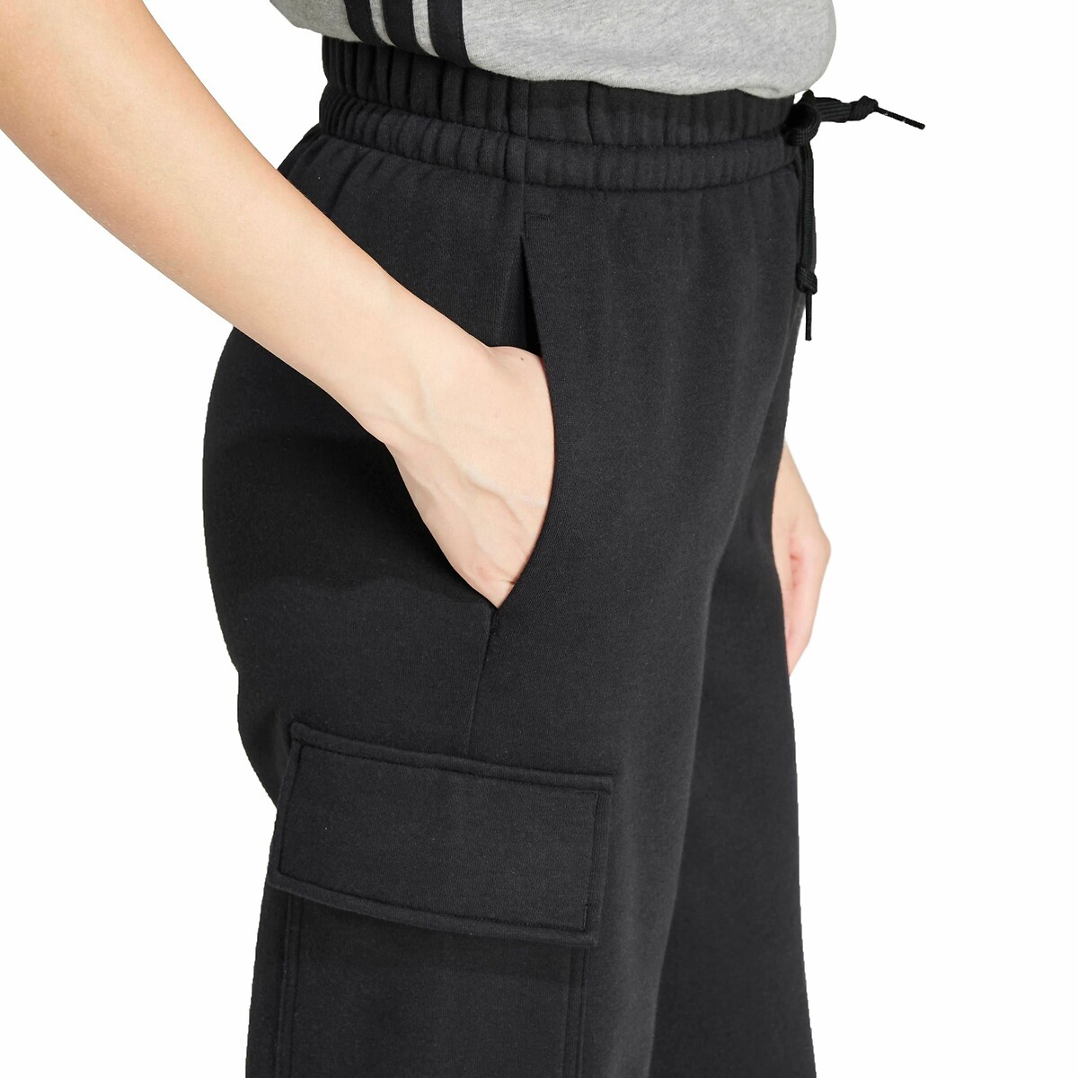 ADIDAS ROUPAS ESPORTIVAS<br>Calça cargo Essentials Linear